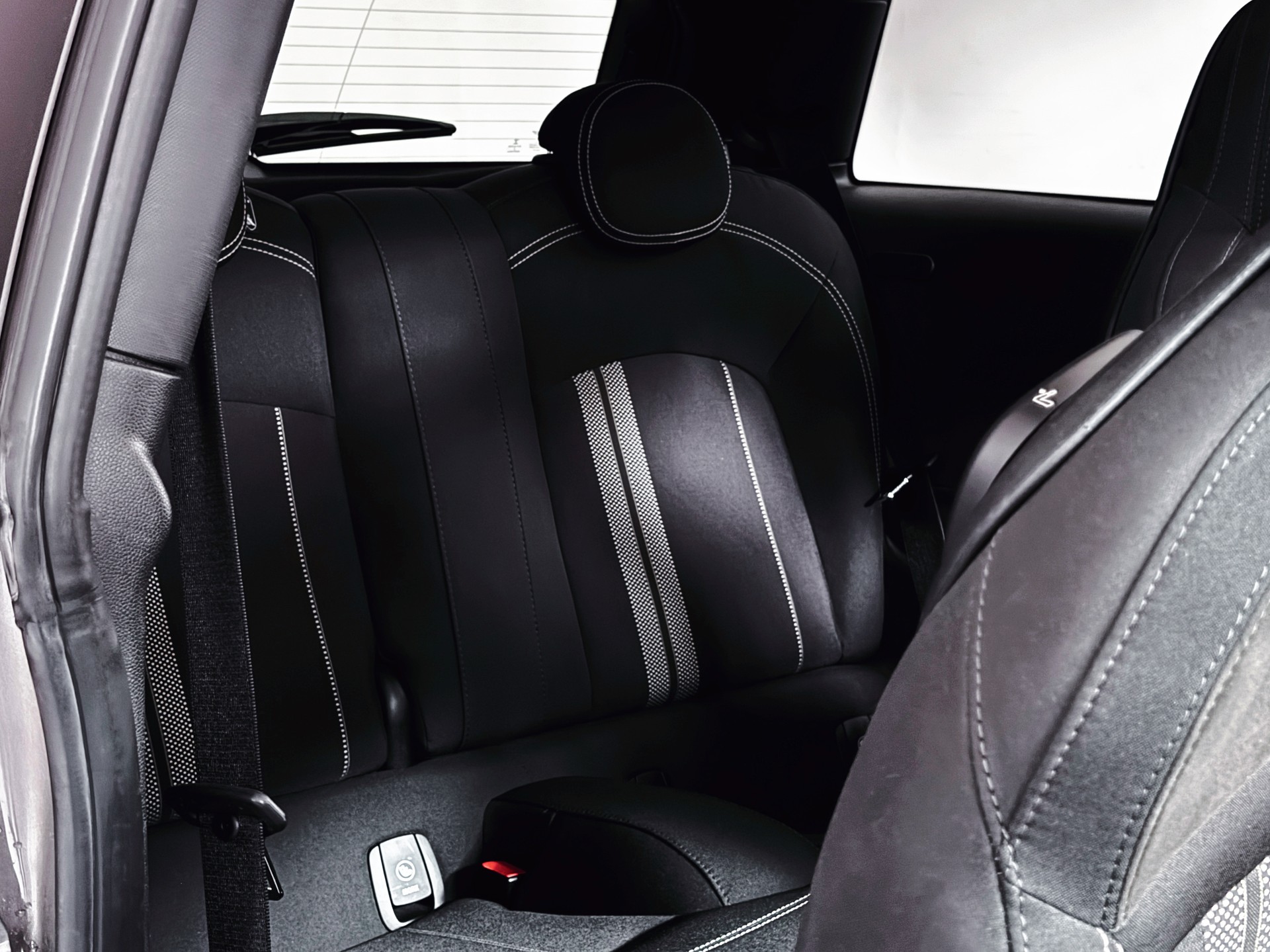 MINI Cooper John Cooper Works Steptronic-image-15