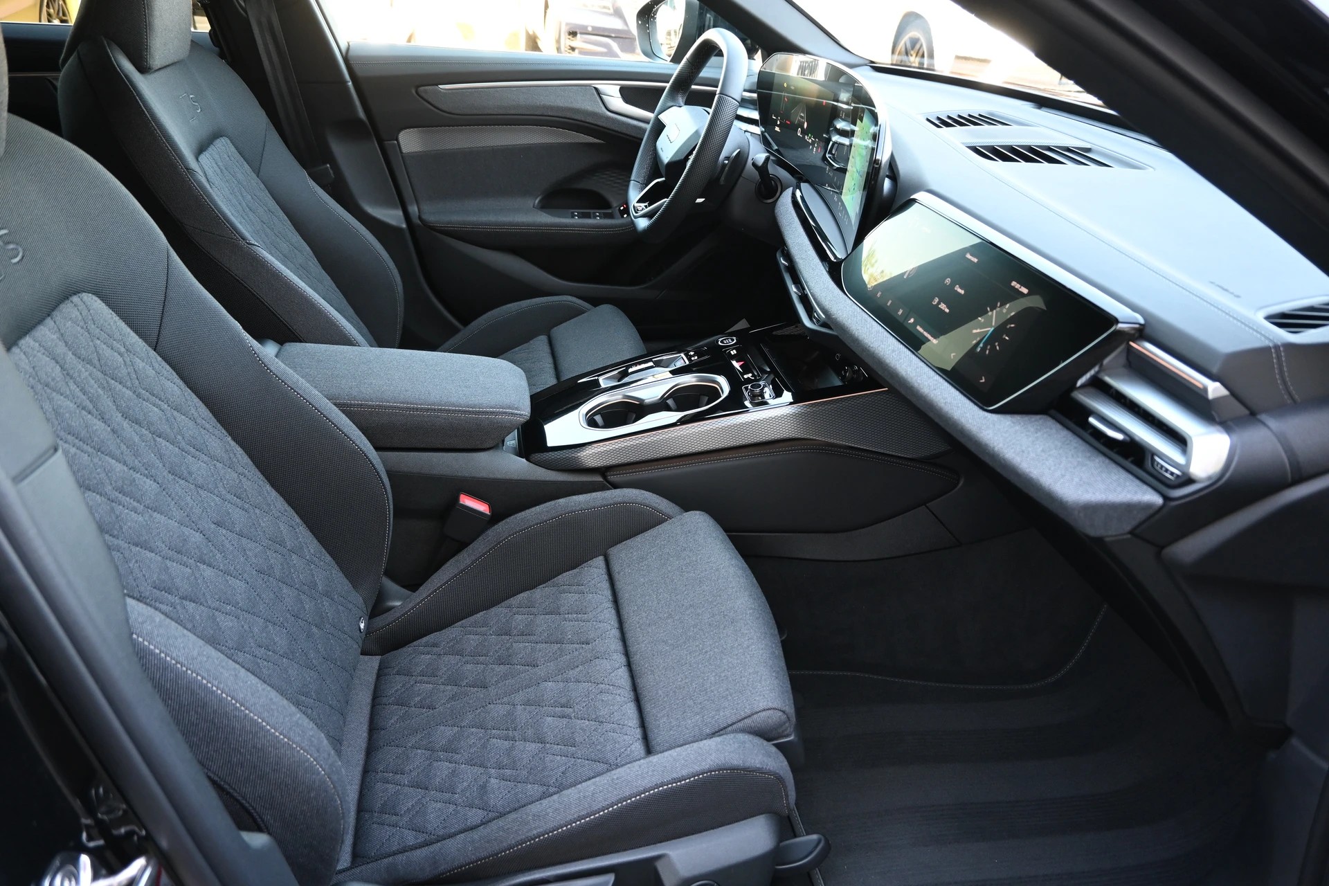 AUDI A6 Limousine 40 TDI S-Line Plus S tronic-image-12