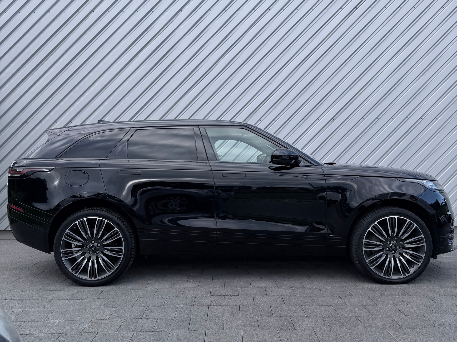 LAND ROVER Range Rover Velar R-Dynamic P 300 HSE Automatic-showroom-element-1