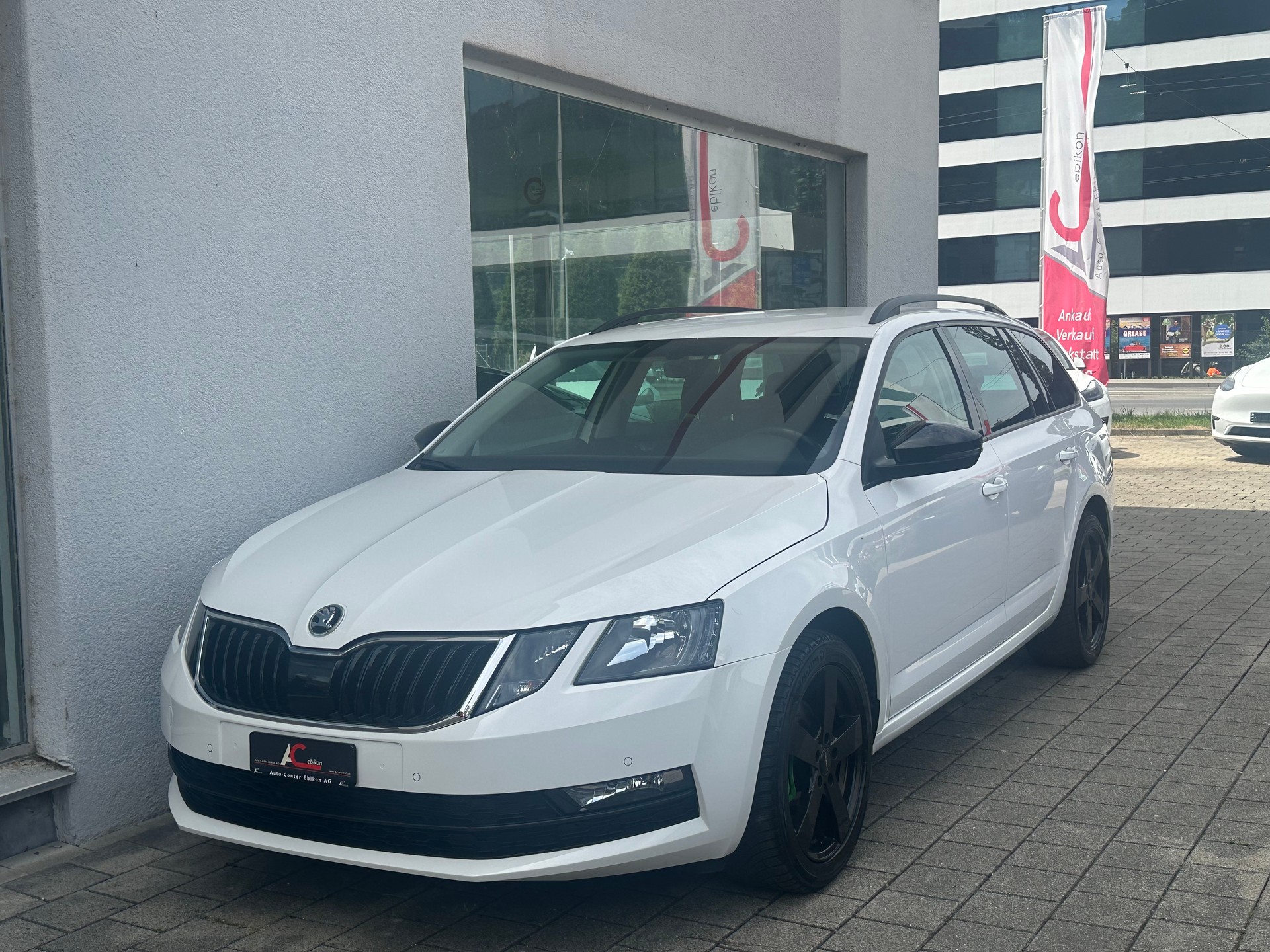 SKODA Octavia Combi 1.5 TSI Ambition DSG