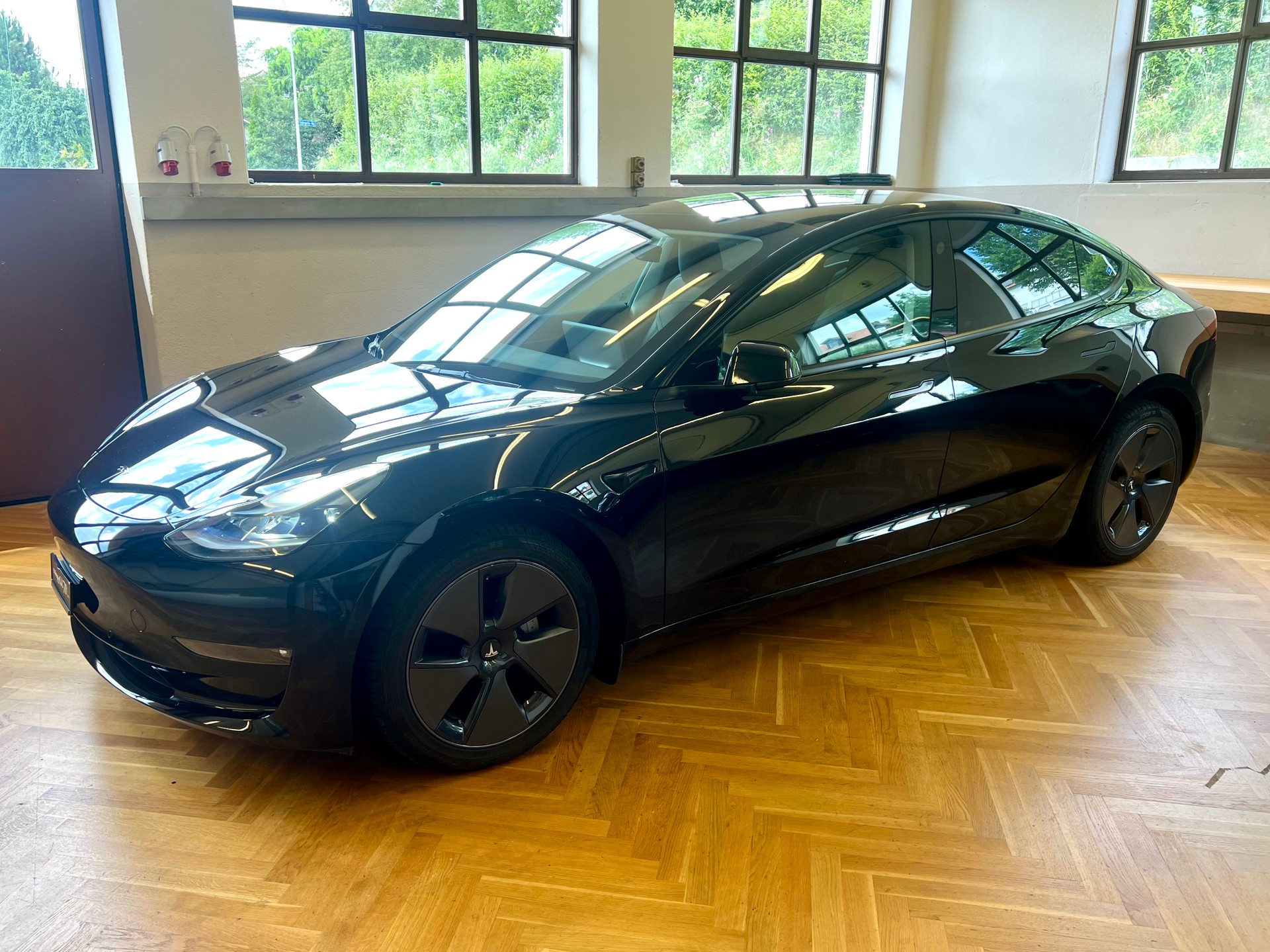 TESLA Model 3 Long Range Dual Motor AWD *Facelift-showroom-element-2