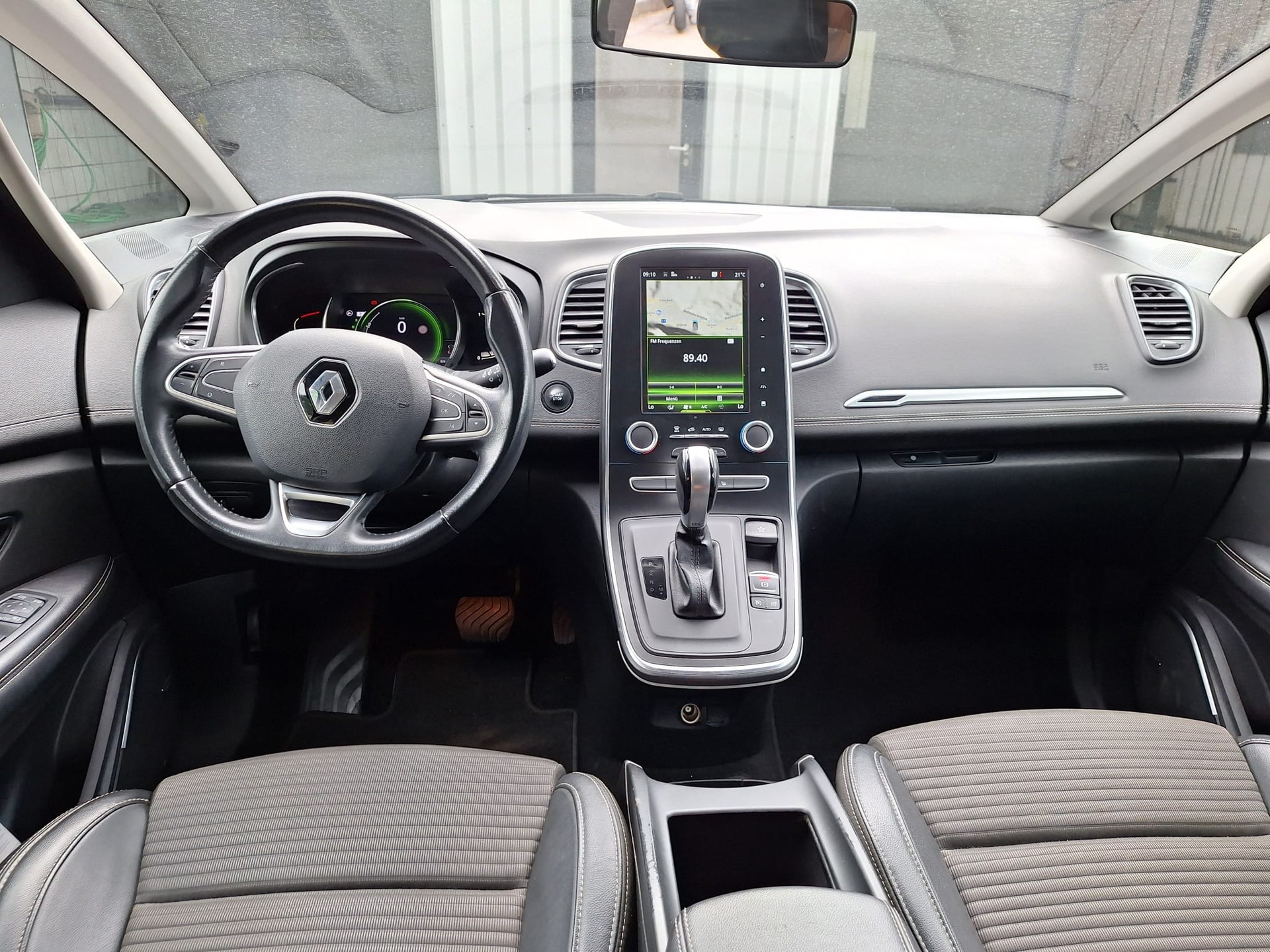 RENAULT Grand Scénic 1.3 16V Turbo Intens EDC-image-10