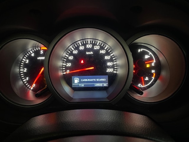 SUZUKI Grand Vitara 1.9 TD GL Top Sergio Cellano-image-5