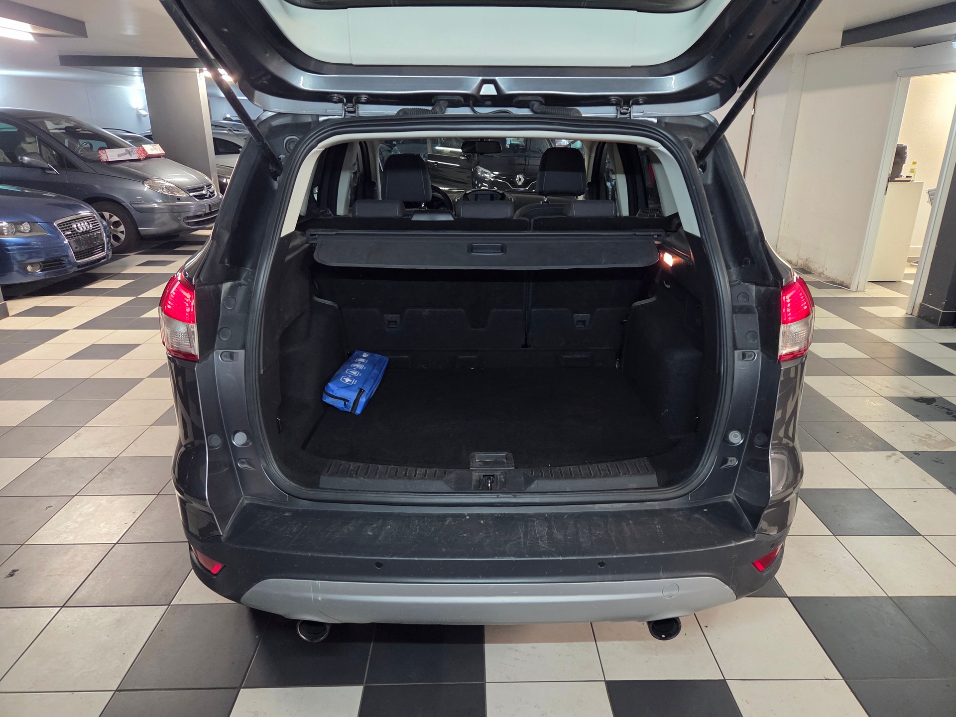 FORD Kuga 1.6 SCTi Carving 4WD Automatic-image-9