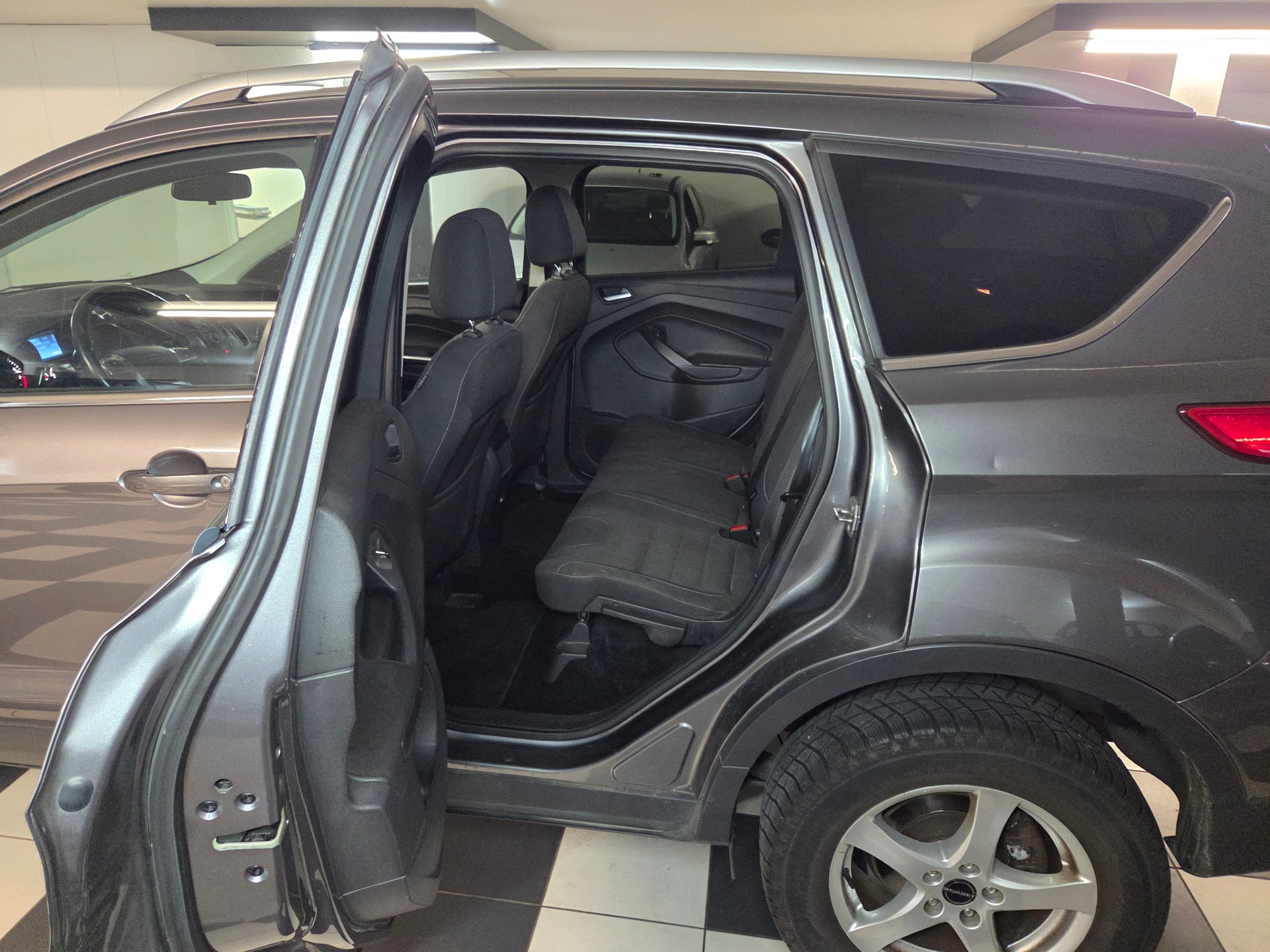 FORD Kuga 1.6 SCTi Carving 4WD Automatic-image-8