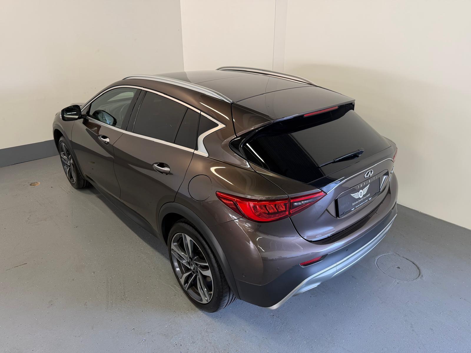 INFINITI QX30 2.0t Luxe Tech AWD DCT AWD-image-7