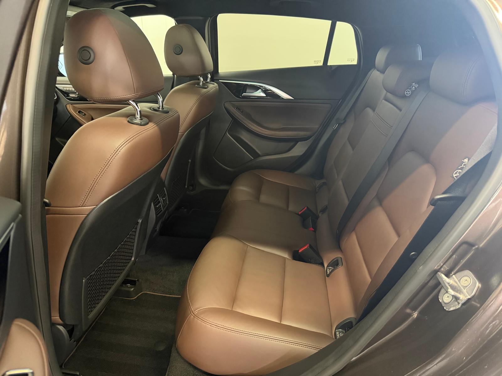 INFINITI QX30 2.0t Luxe Tech AWD DCT AWD-image-18