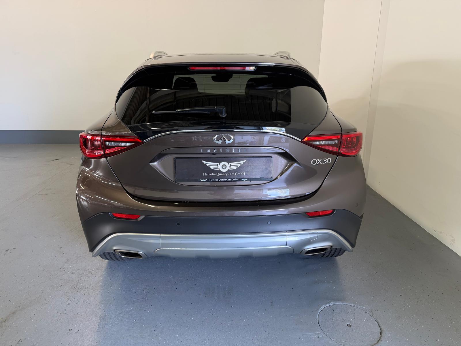 INFINITI QX30 2.0t Luxe Tech AWD DCT AWD-image-10