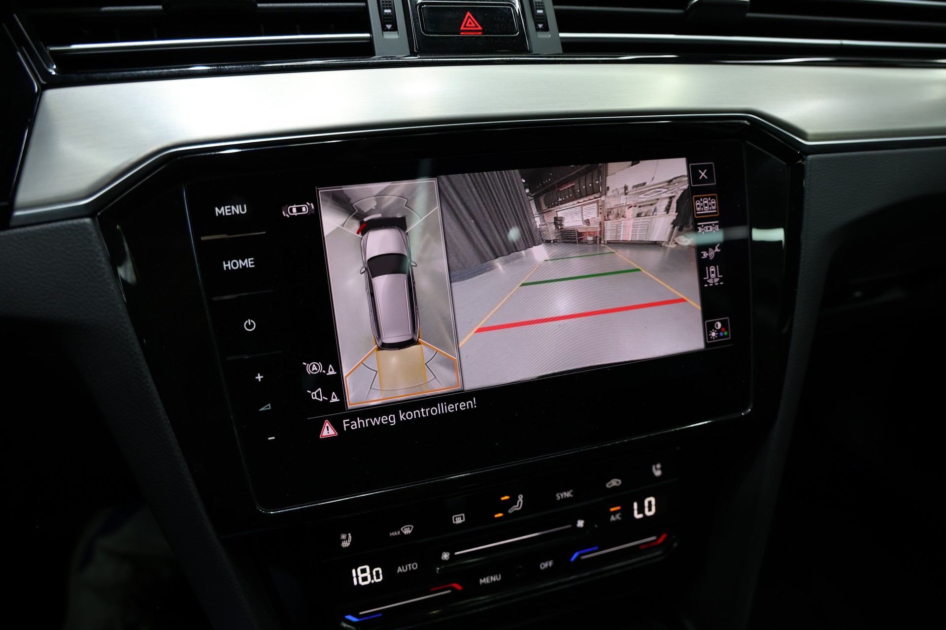 VW Passat 2.0 TDI BMT Highline 4Motion DSG Vollausstattung 200PS-image-11