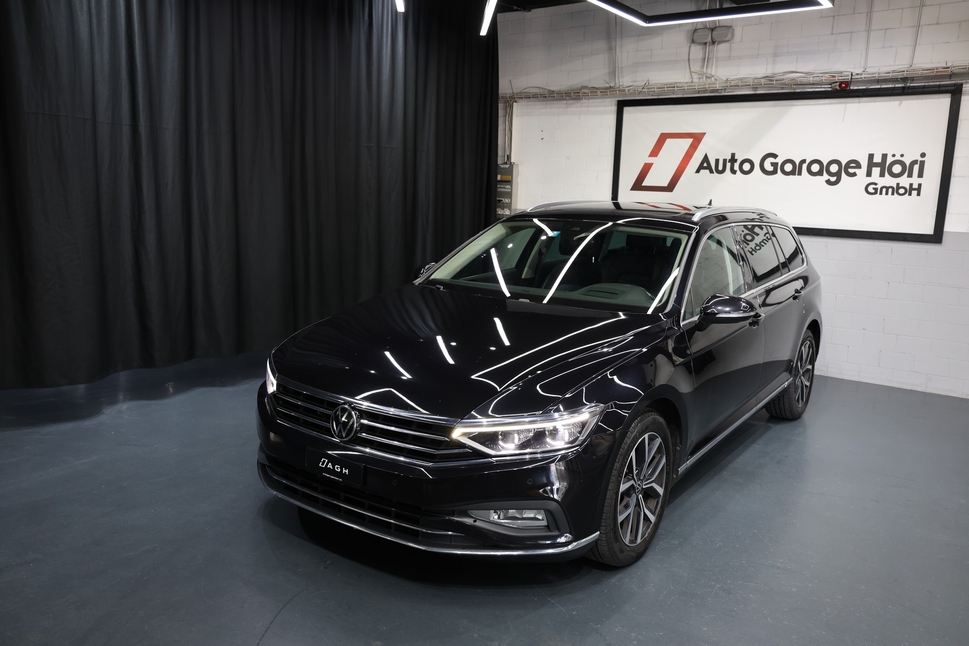 VW Passat 2.0 TDI BMT Highline 4Motion DSG Vollausstattung 200PS-showroom-element-1