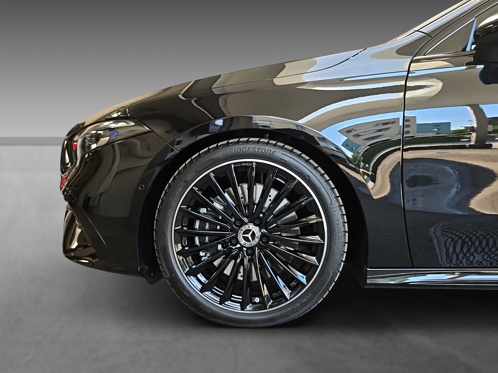MERCEDES-BENZ A 250 4Matic AMG Line-image-5