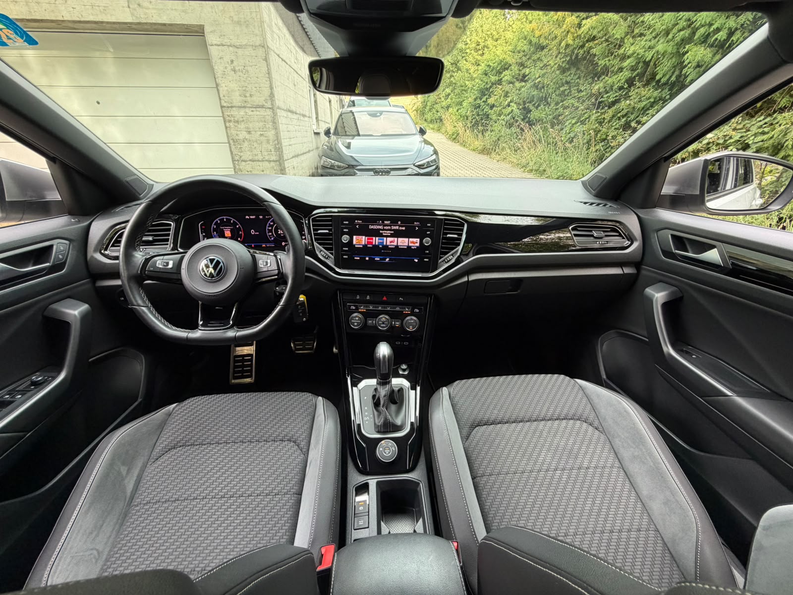 VW T-Roc 2.0 TSI R DSG 4Motion-image-19