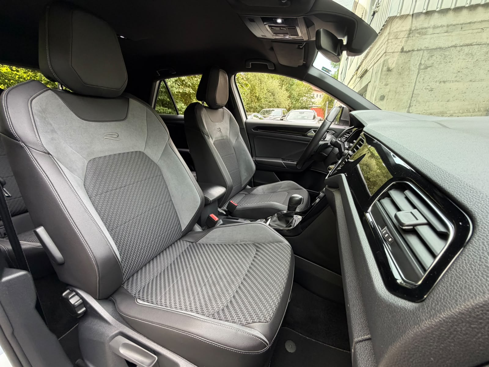 VW T-Roc 2.0 TSI R DSG 4Motion-image-16