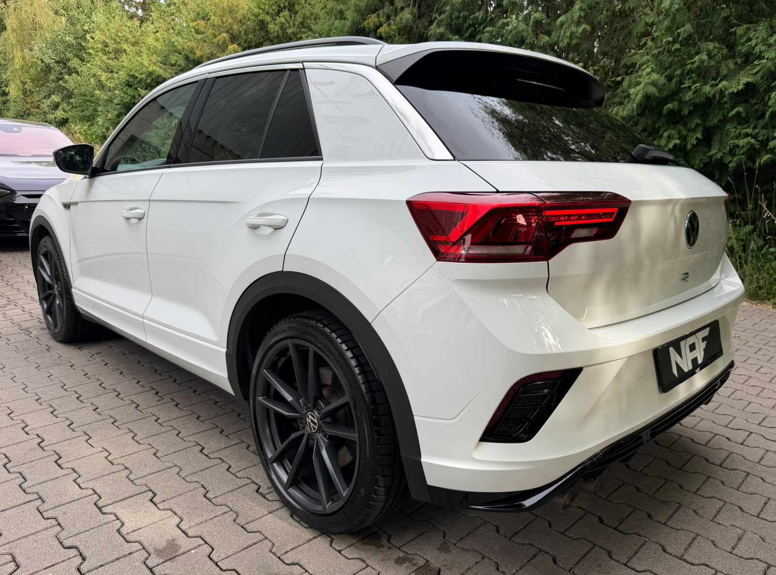 VW T-Roc 2.0 TSI R DSG 4Motion-showroom-element-2