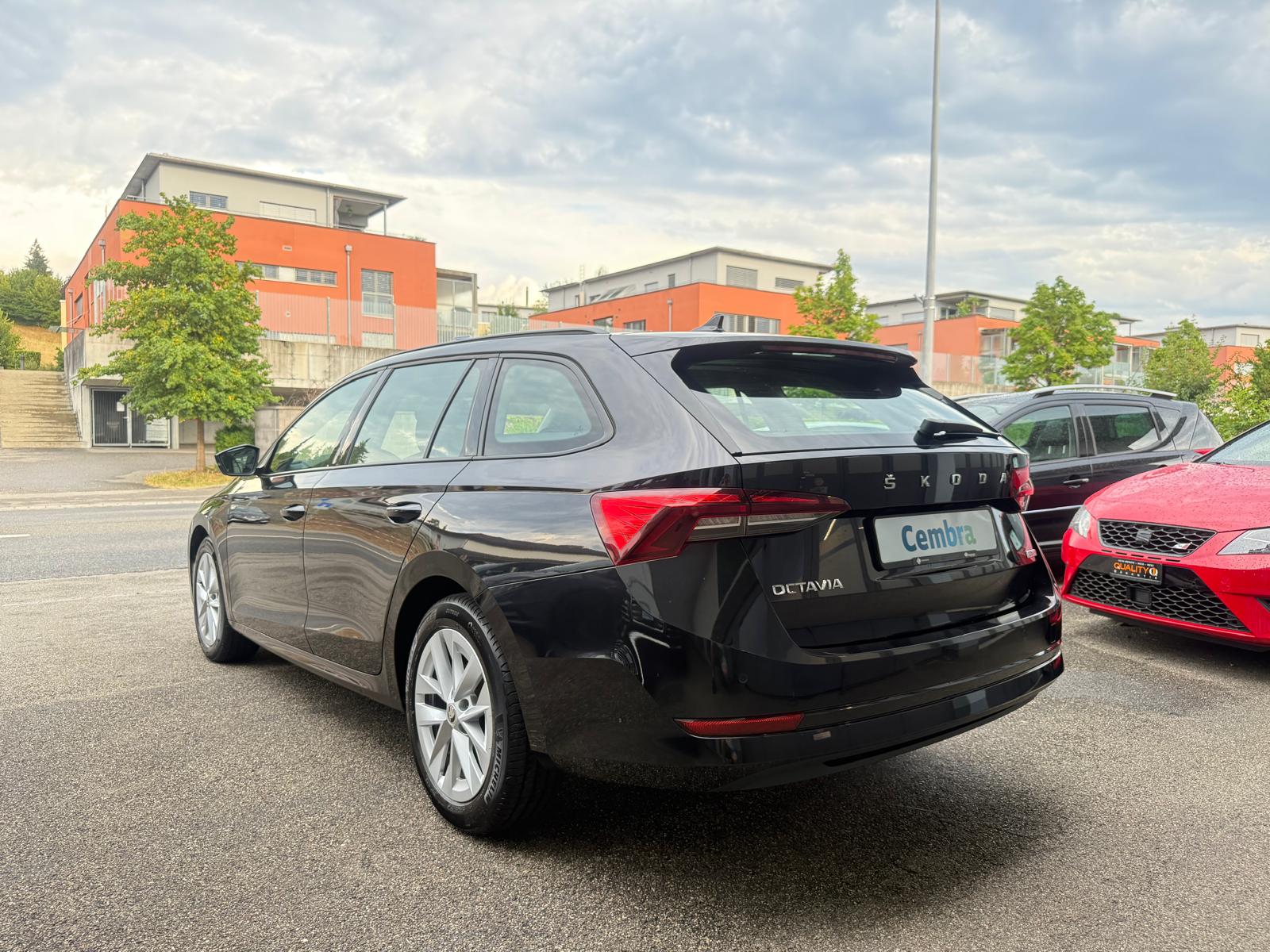 SKODA Octavia Combi 1.5 TSI mHEV DSG Ambition-image-2