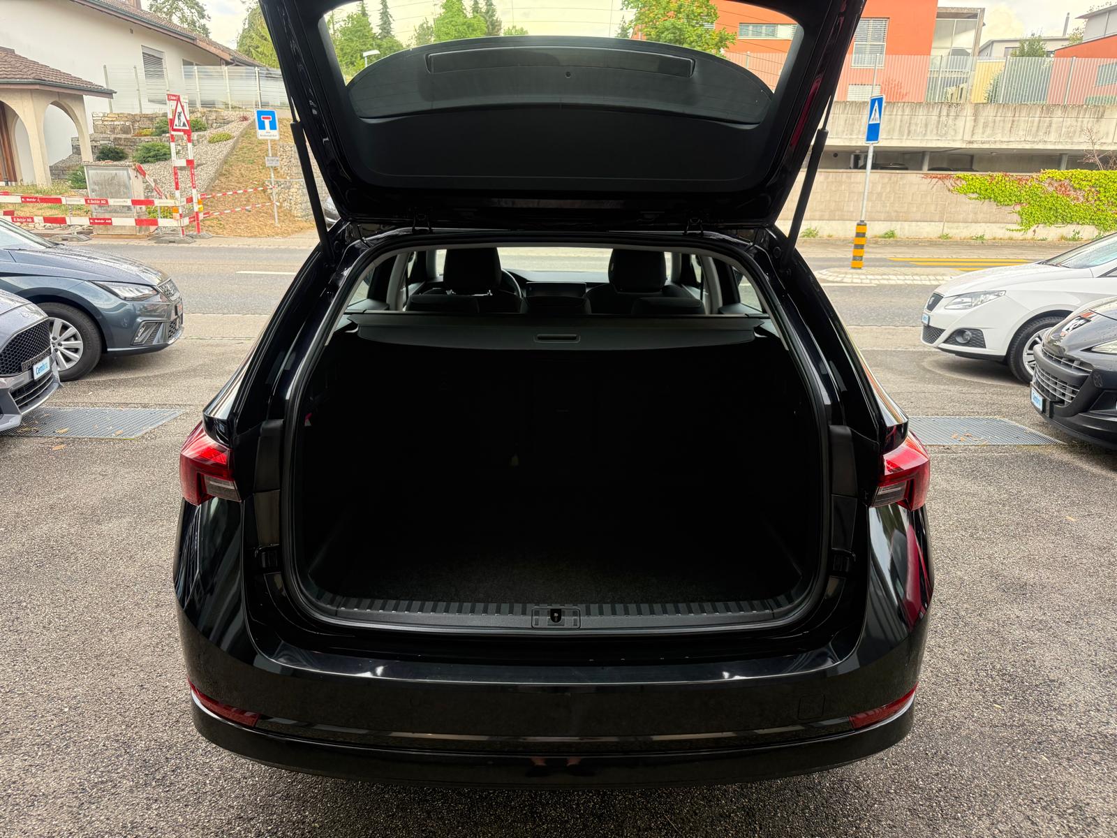 SKODA Octavia Combi 1.5 TSI mHEV DSG Ambition-image-15