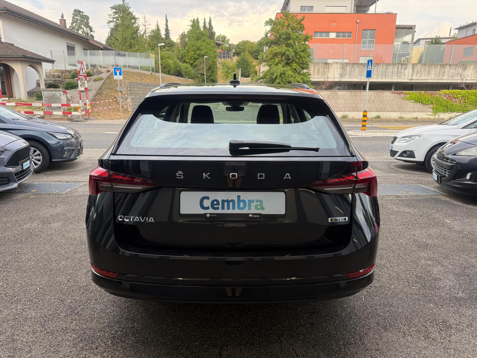SKODA Octavia Combi 1.5 TSI mHEV DSG Ambition-image-3