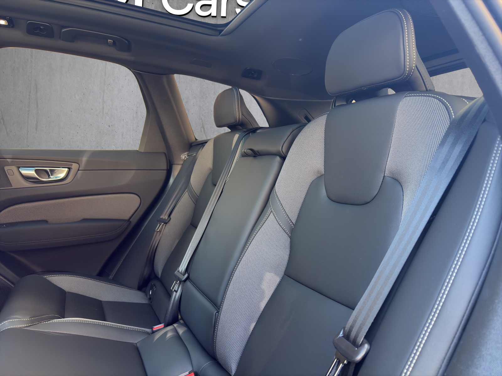 VOLVO XC60 T8 eAWD PluginHybrid Black Edition Geartronic-image-12