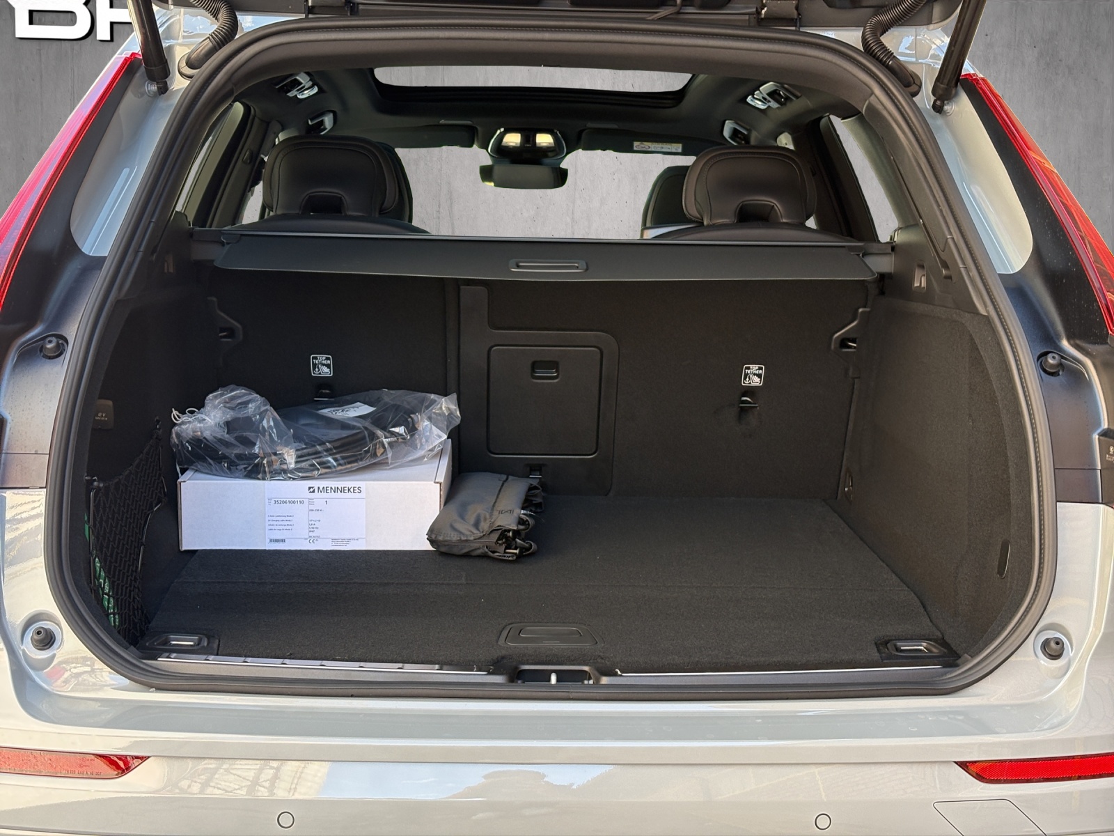 VOLVO XC60 T8 eAWD PluginHybrid Black Edition Geartronic-image-13