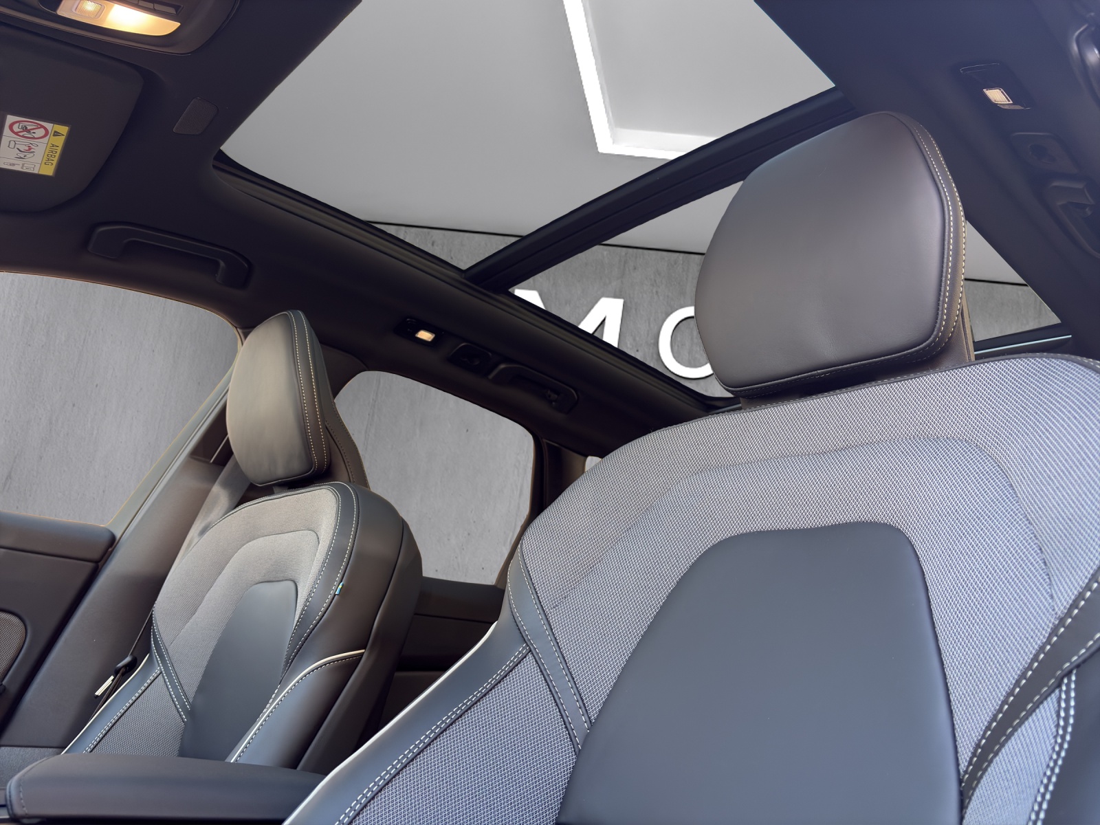 VOLVO XC60 T8 eAWD PluginHybrid Black Edition Geartronic-image-14