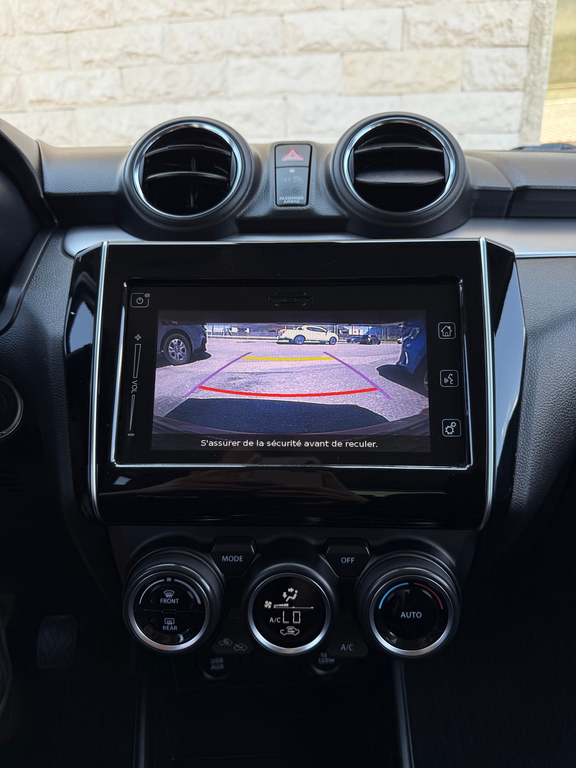 SUZUKI Swift 1.2 Compact Top 4x4 Hybrid-image-11