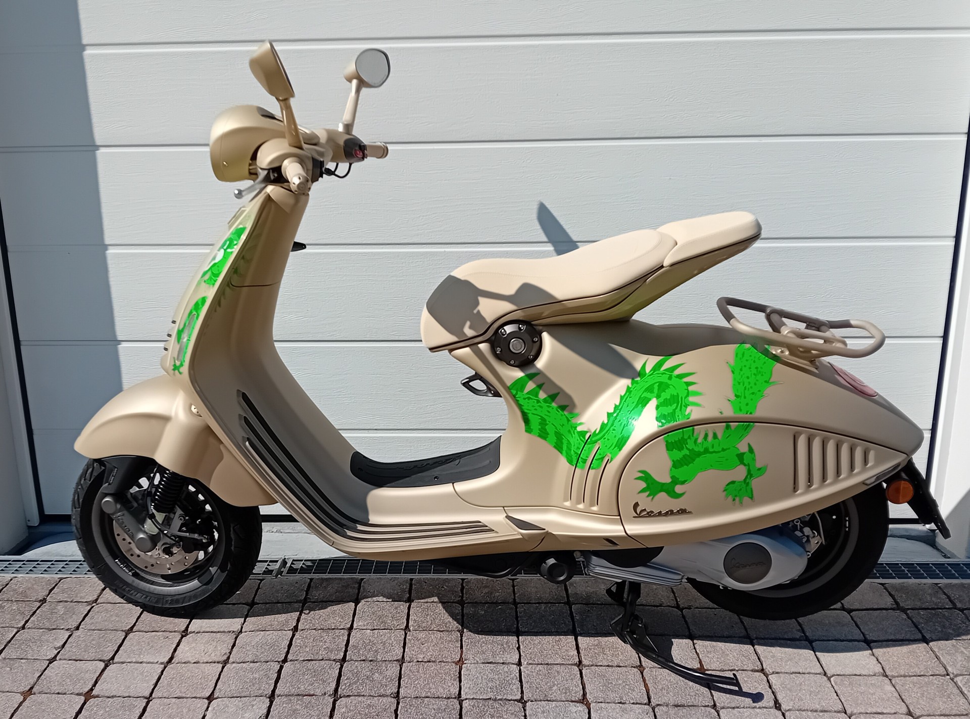 PIAGGIO Vespa 946 125 Dragon-image-1