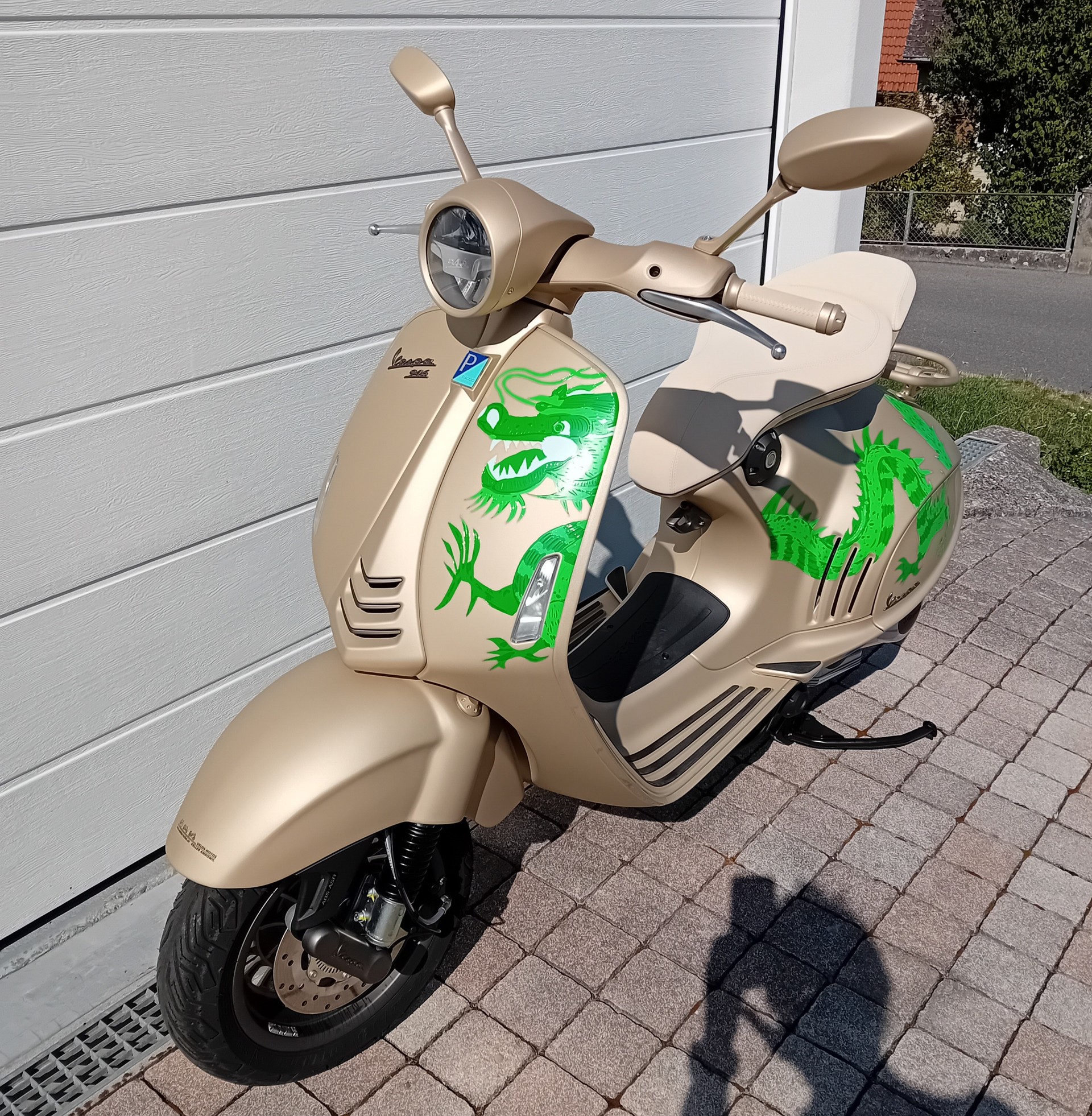 PIAGGIO Vespa 946 125 Dragon-image-0