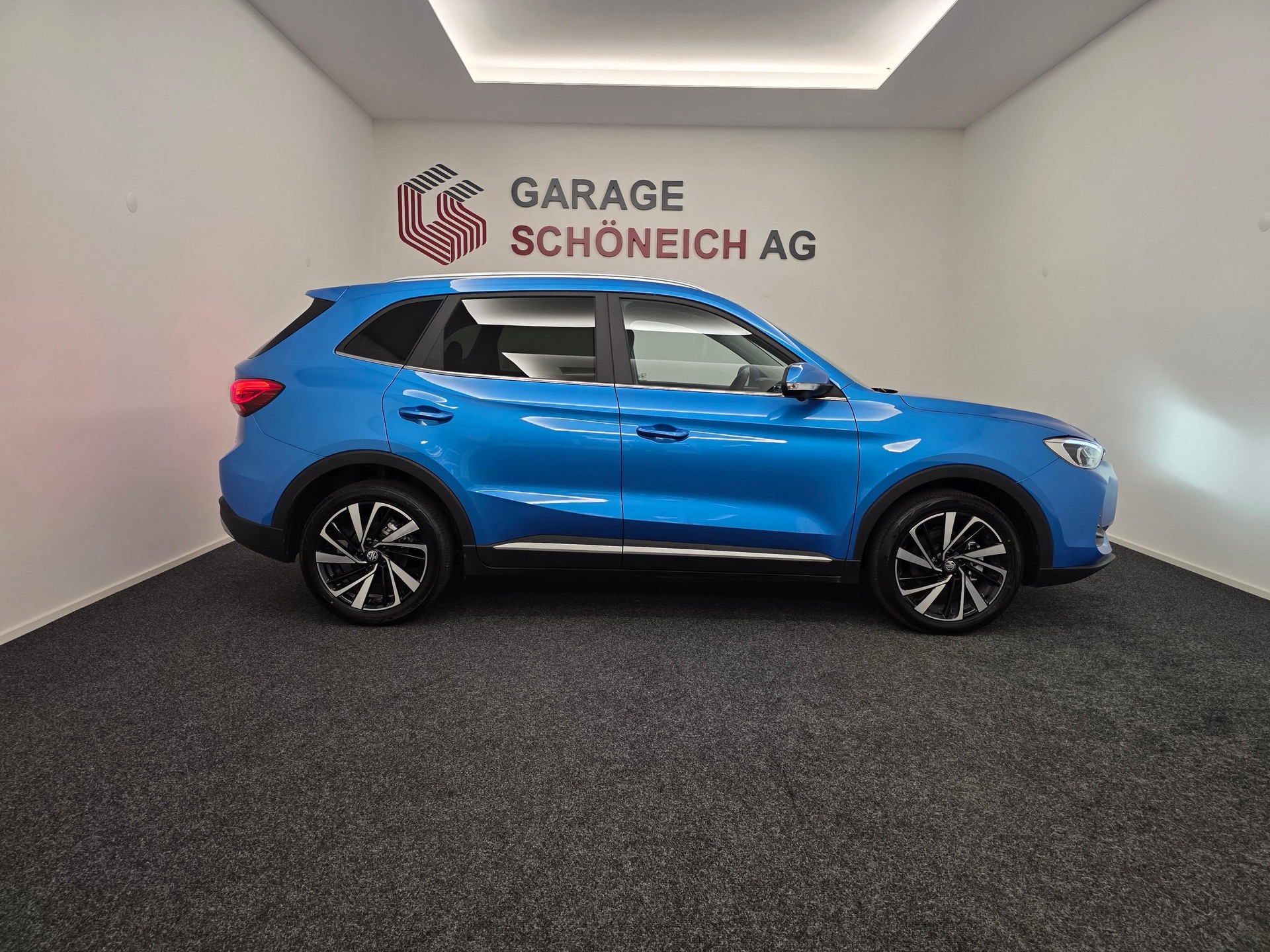 MG ZS 1.5 Hybrid+ Luxury-showroom-element-3