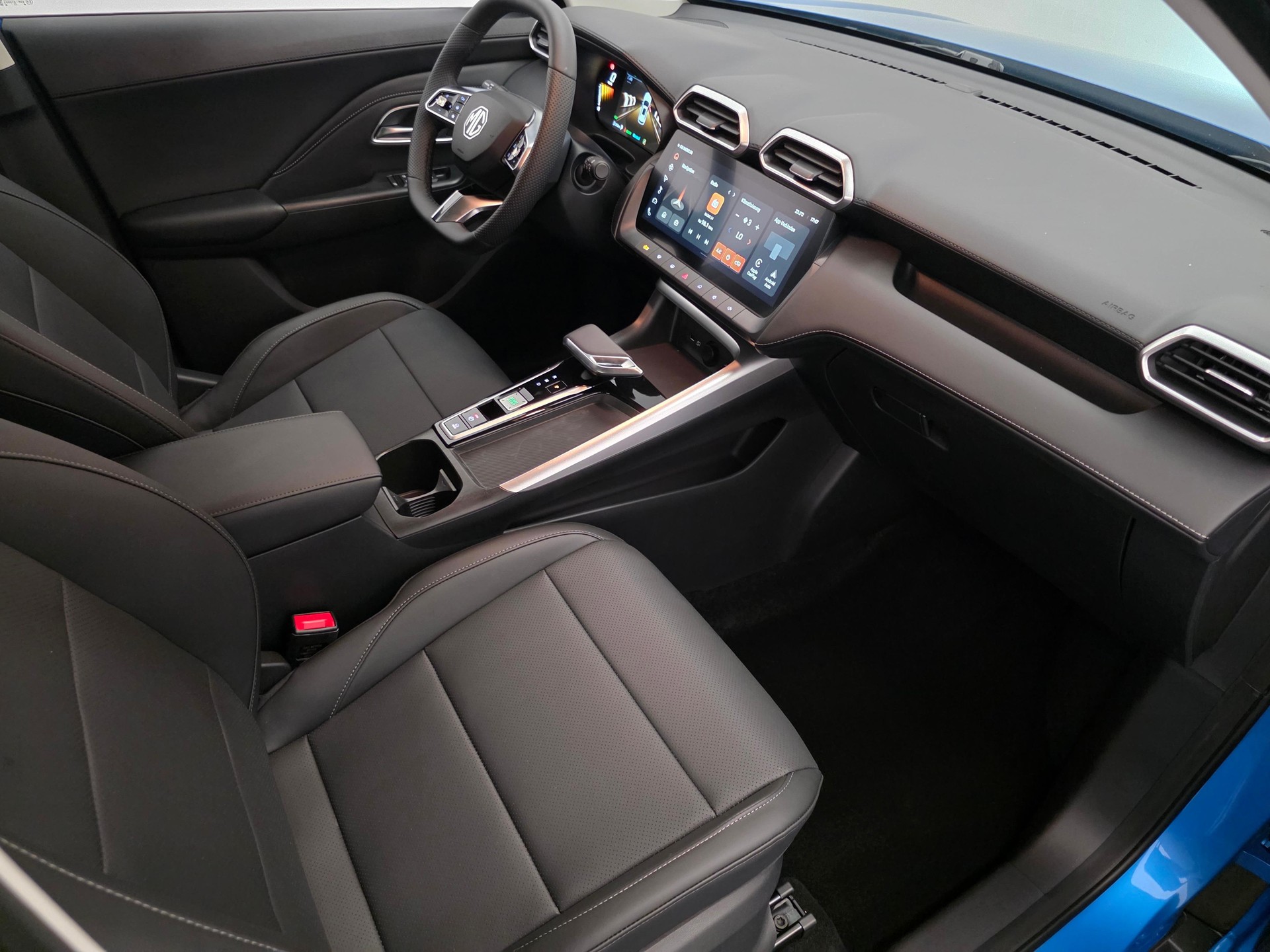 MG ZS 1.5 Hybrid+ Luxury-image-10