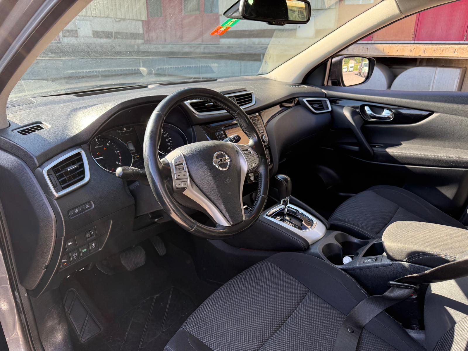 NISSAN Qashqai 1.6 dCi N-Connecta Xtronic CVT-image-10