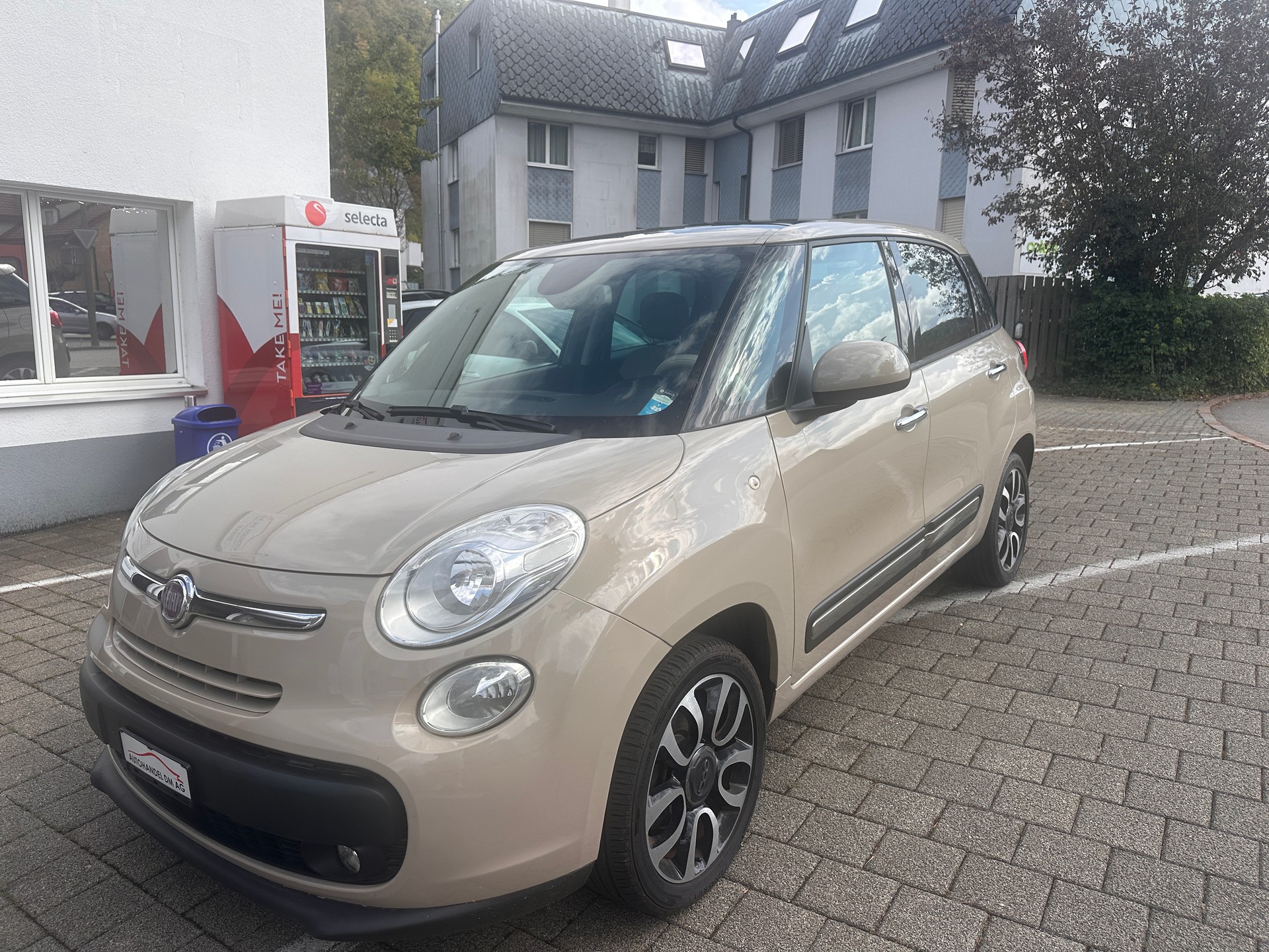 FIAT 500L 1.3 JTD Lounge-showroom-element-1
