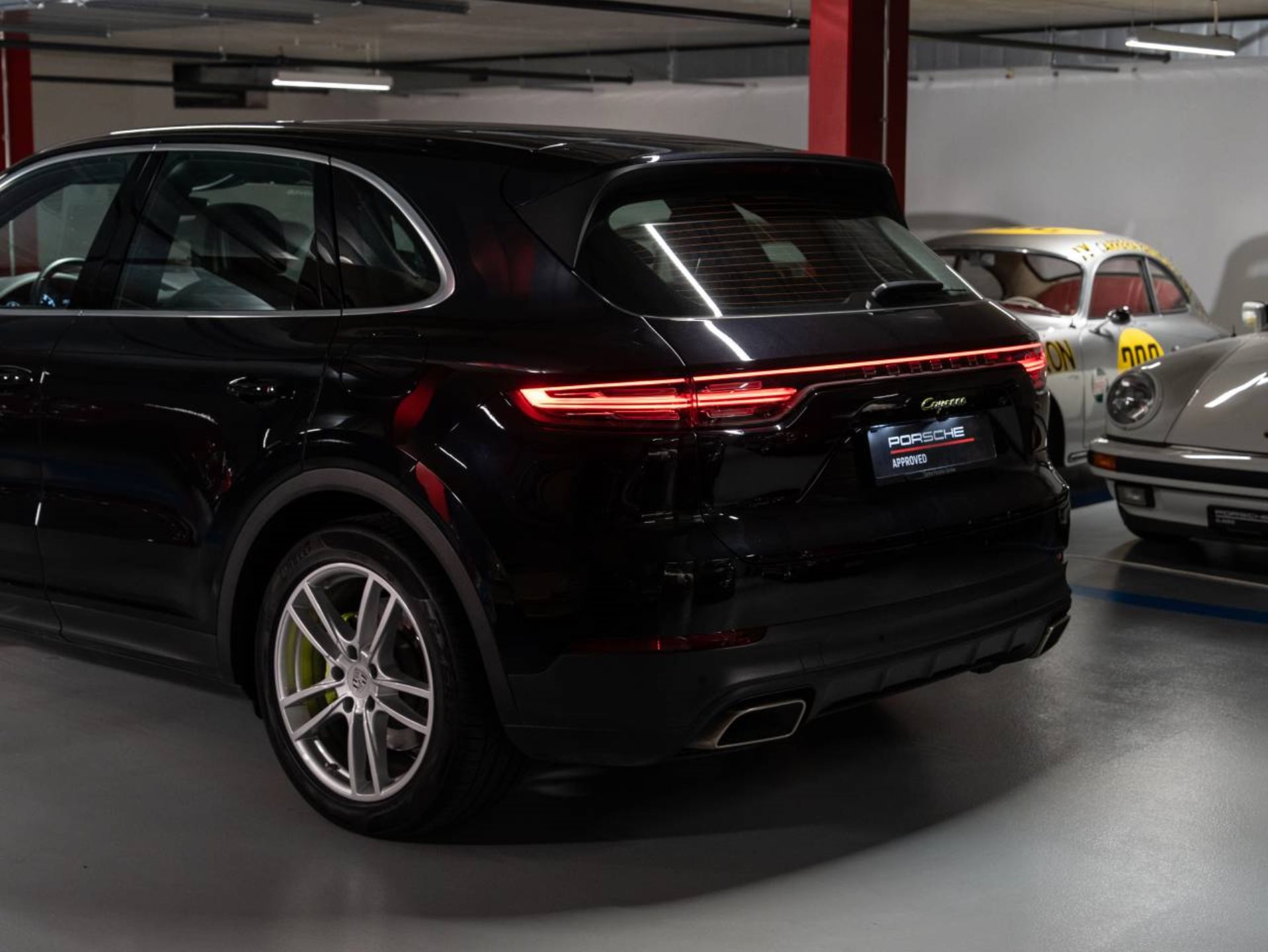 PORSCHE Cayenne E-Hybrid (MY22)-image-19