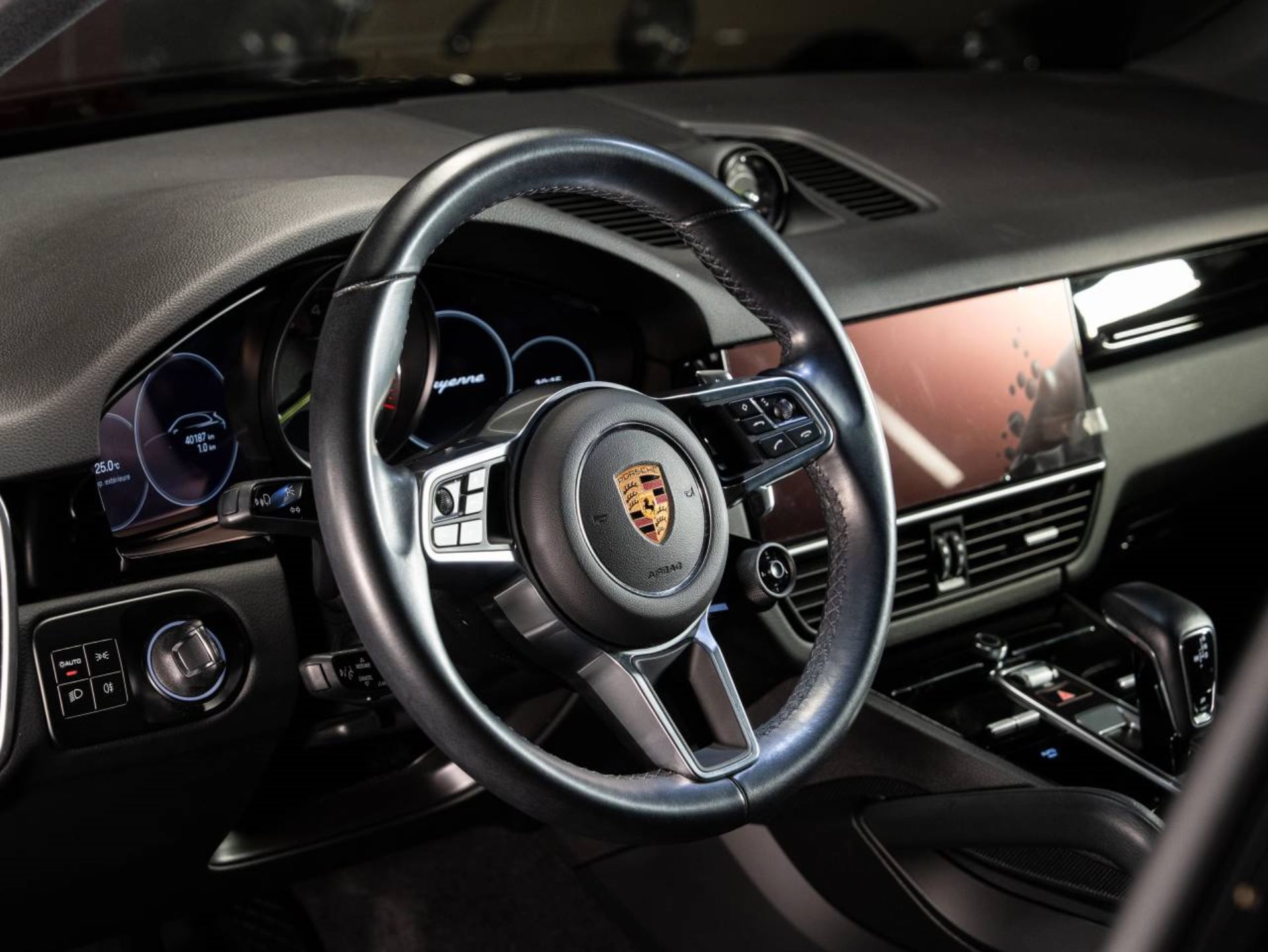 PORSCHE Cayenne E-Hybrid (MY22)-showroom-element-3