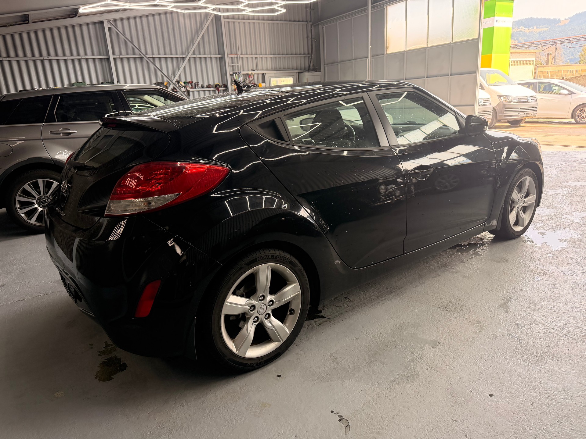 HYUNDAI Veloster 1.6 GDI-showroom-element-3