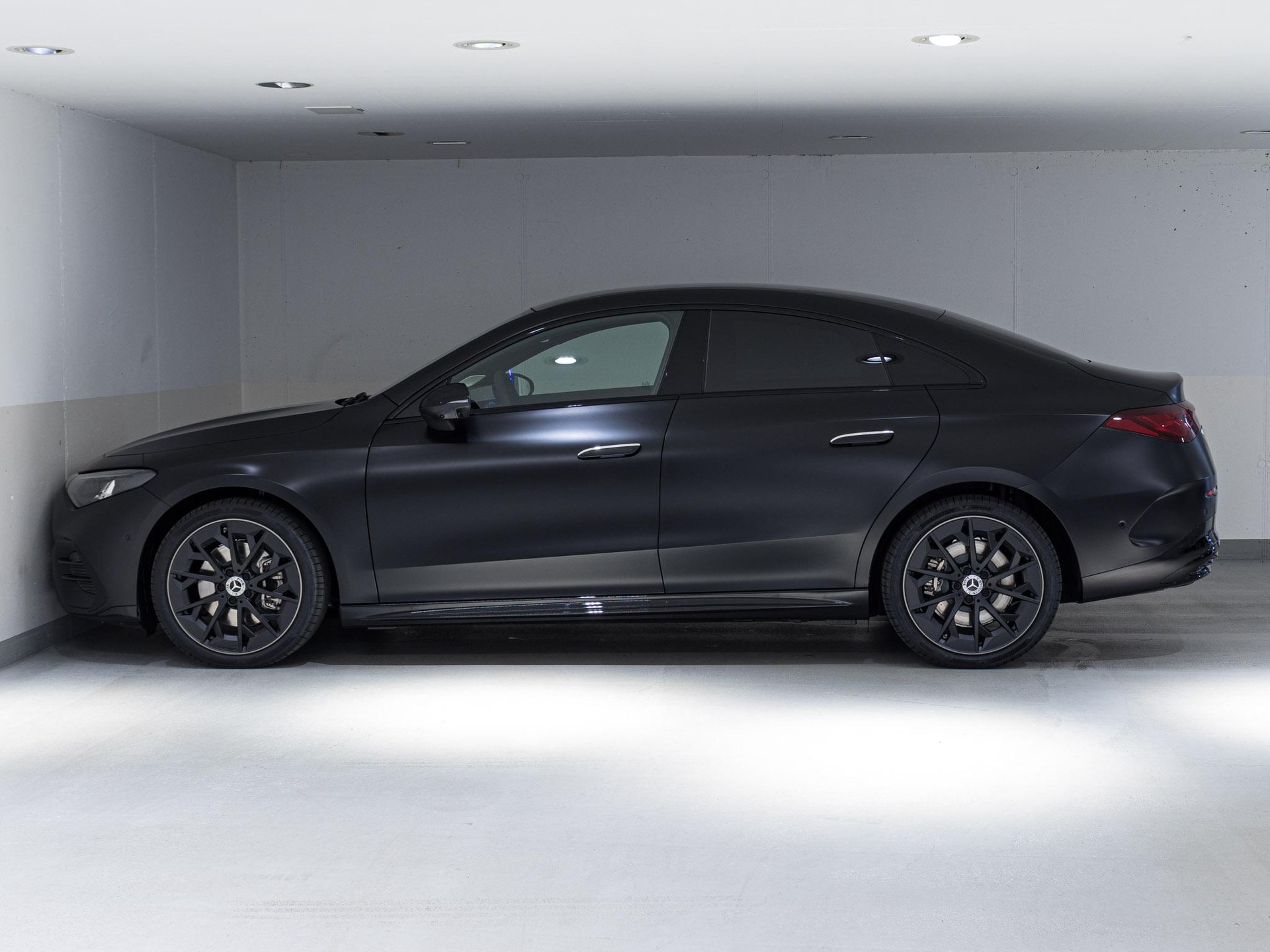 MERCEDES-BENZ CLA 350 AMG Line 4matic-image-4