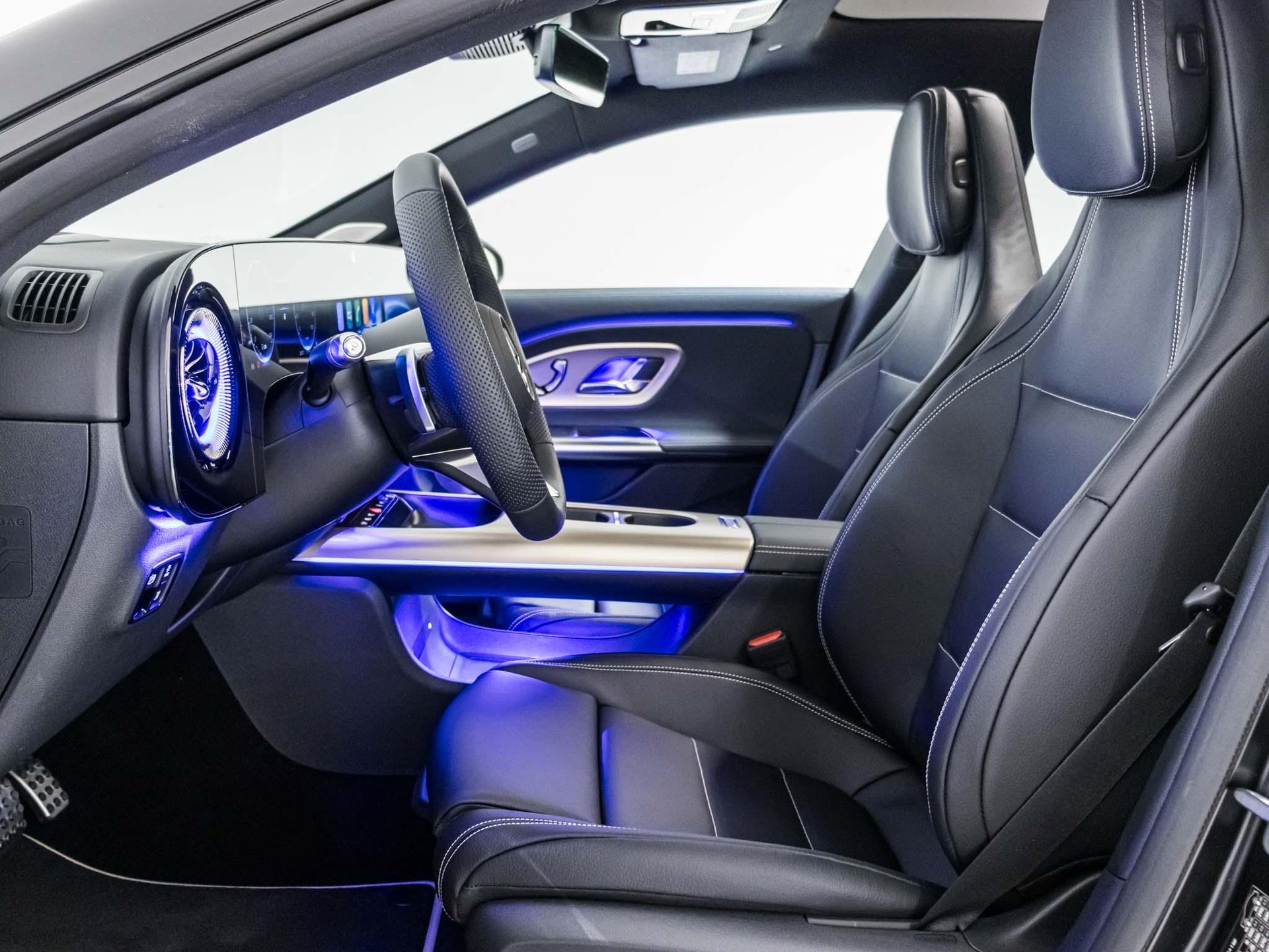 MERCEDES-BENZ CLA 350 AMG Line 4matic-image-6