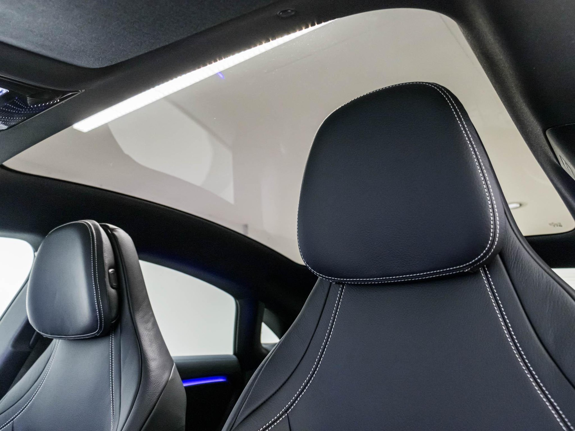 MERCEDES-BENZ CLA 350 AMG Line 4matic-image-8