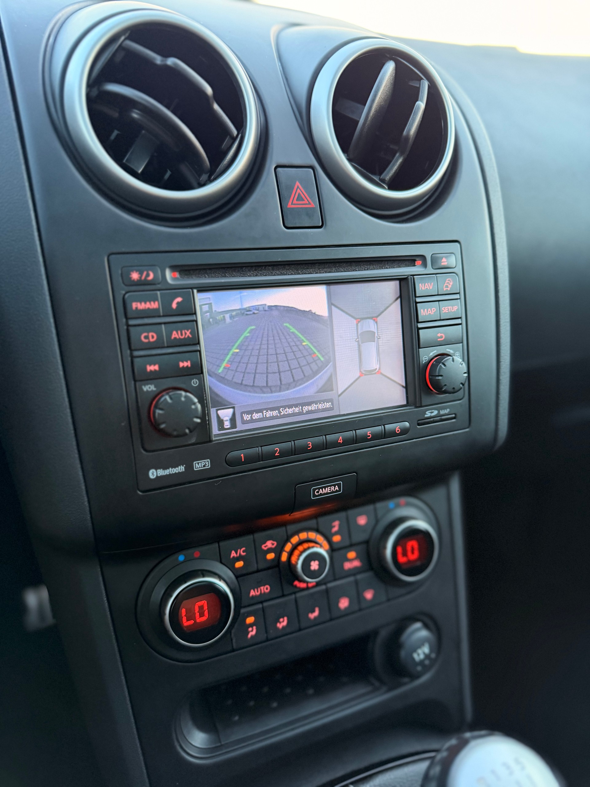 NISSAN Qashqai 2.0 4WD 360-image-24
