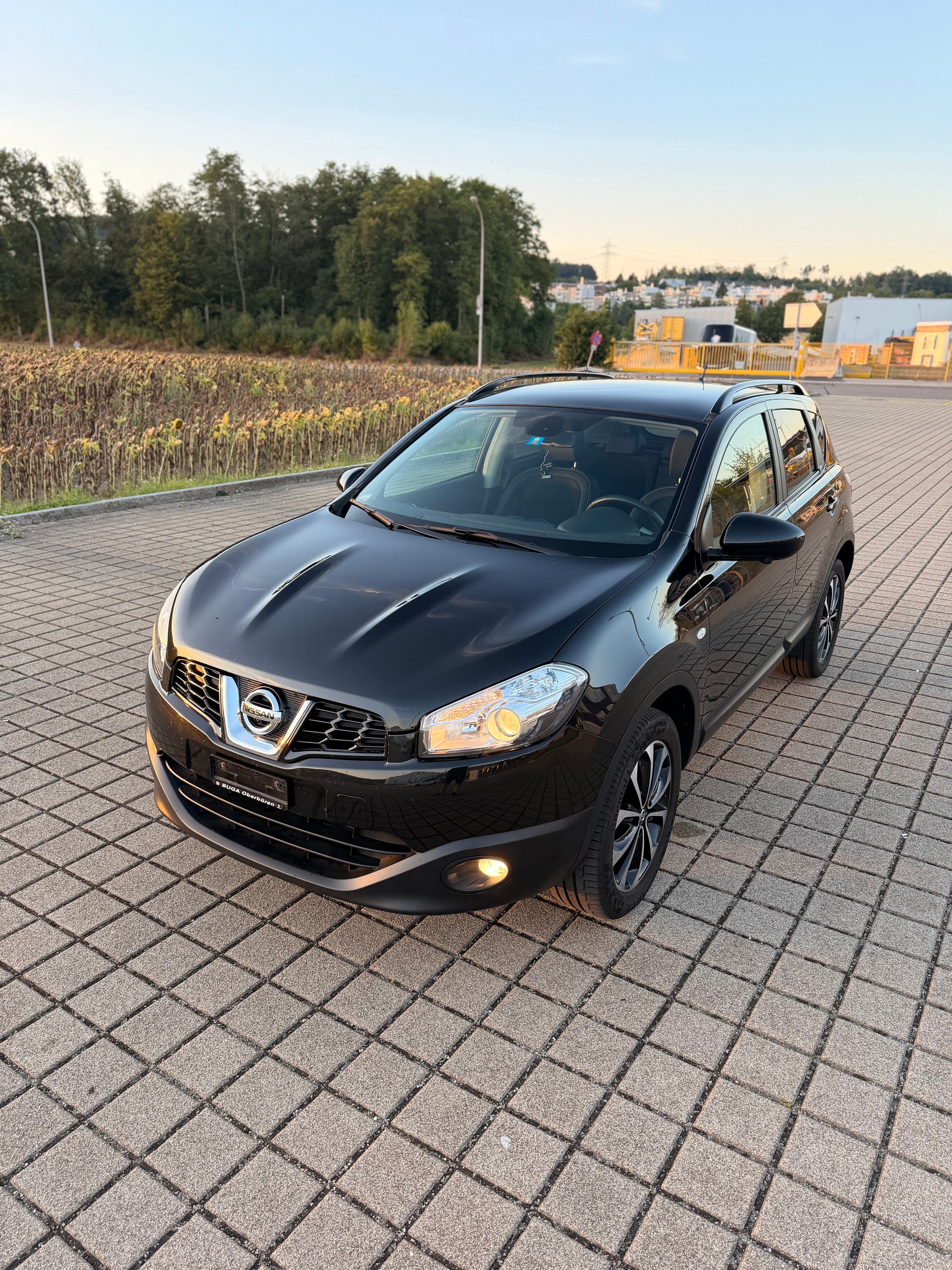 NISSAN Qashqai 2.0 4WD 360-showroom-element-1