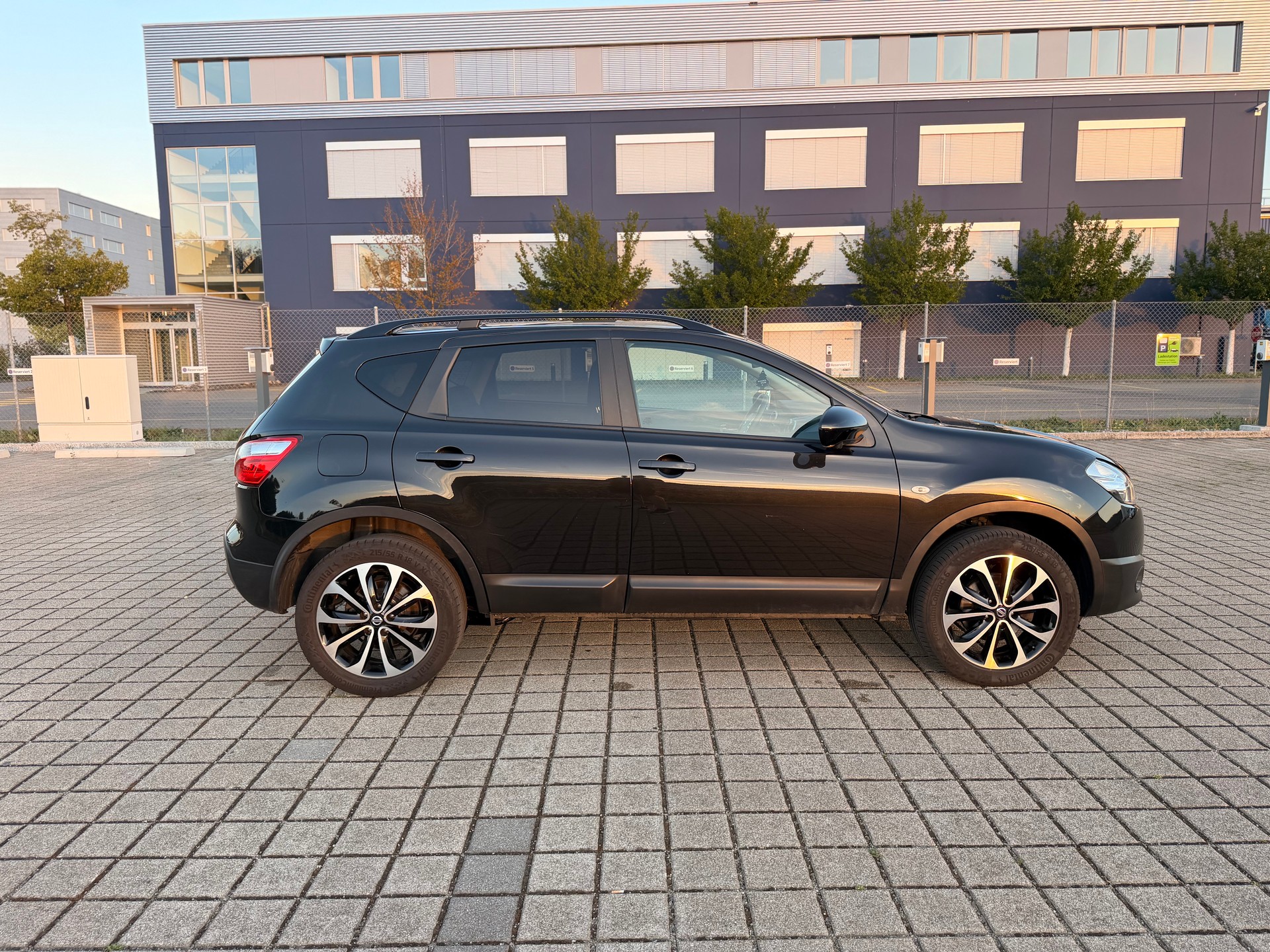 NISSAN Qashqai 2.0 4WD 360-image-6