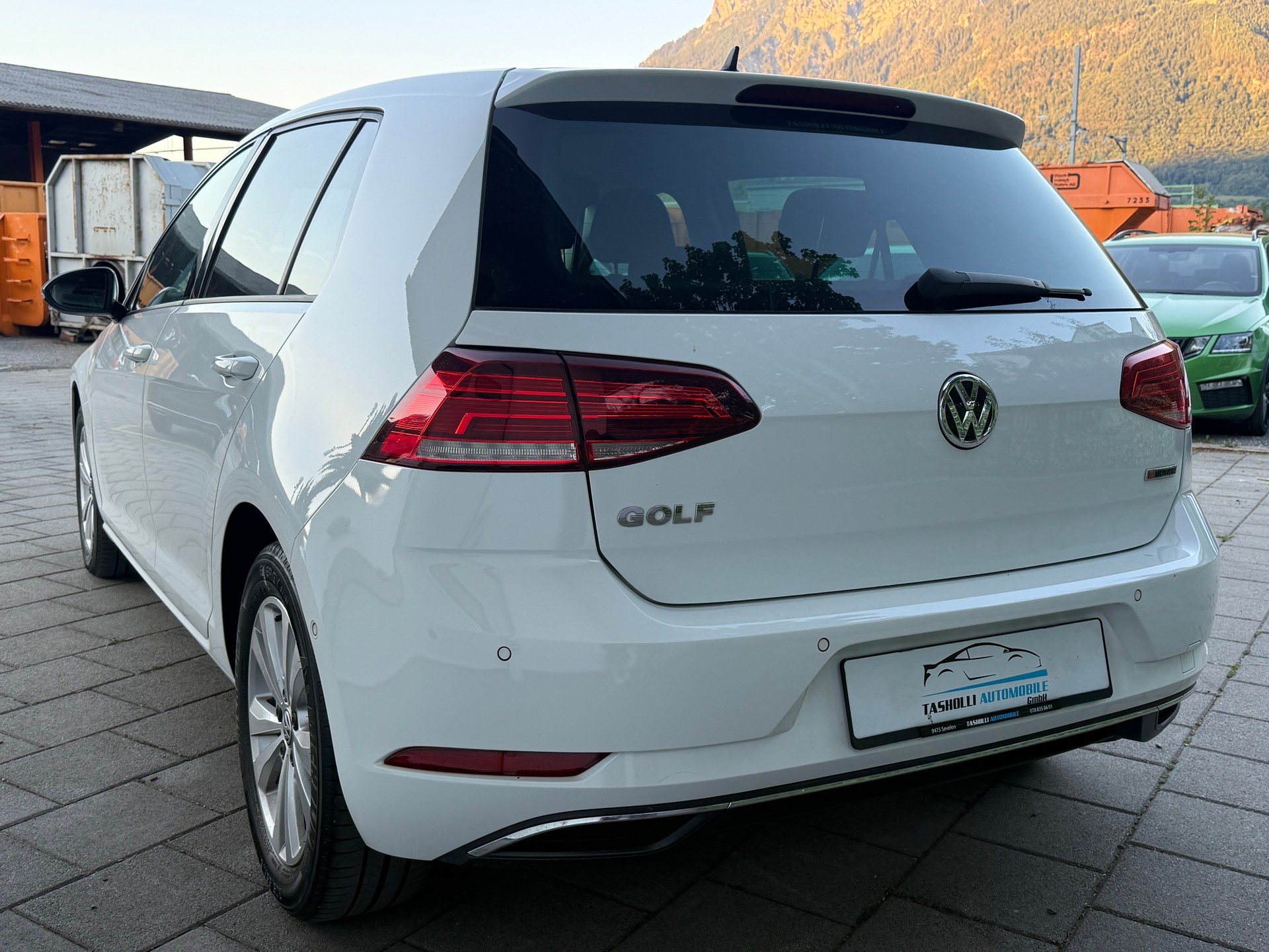 VW Golf 2.0 TDI Highline 4Motion-image-3