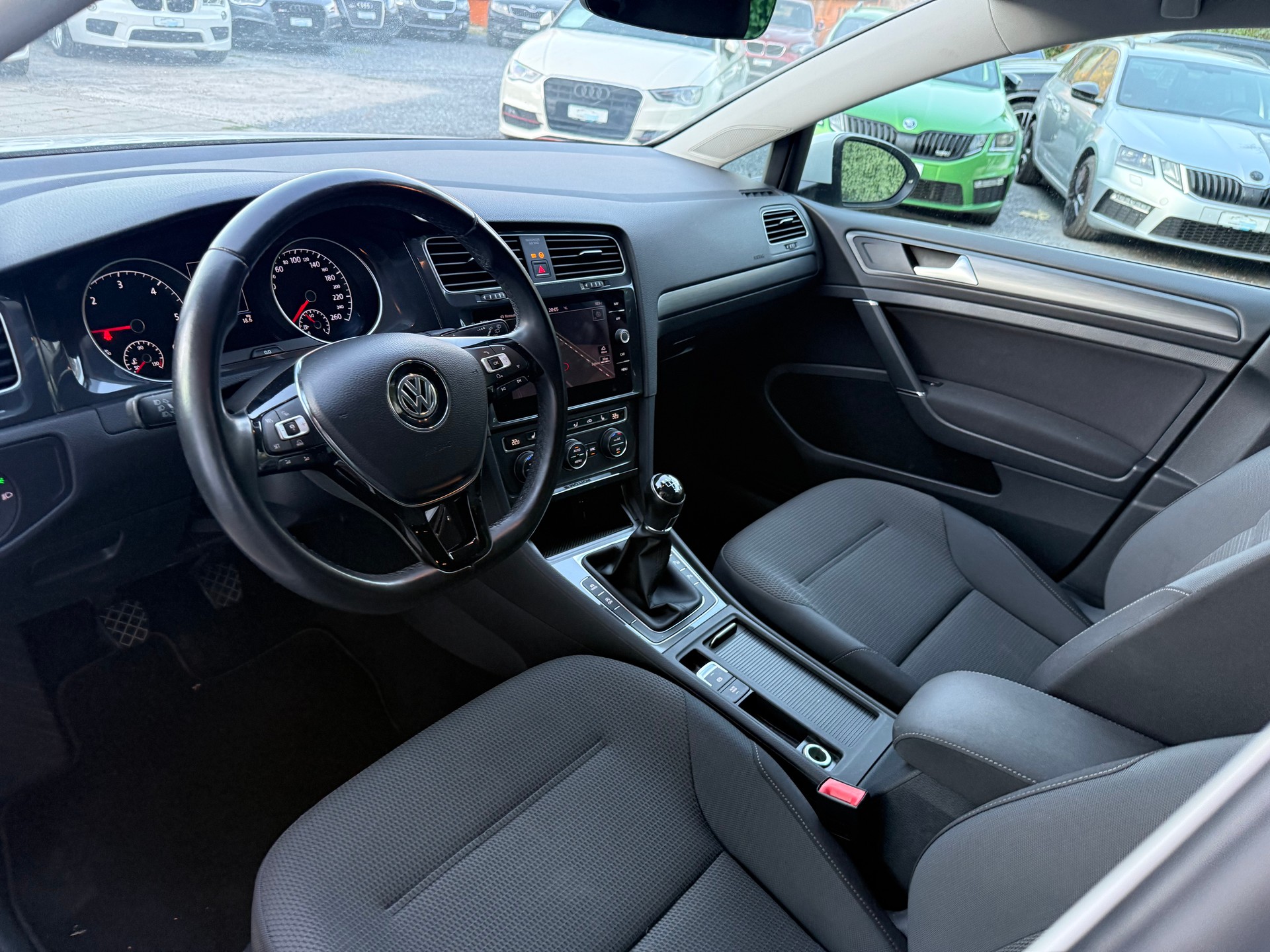 VW Golf 2.0 TDI Highline 4Motion-image-12