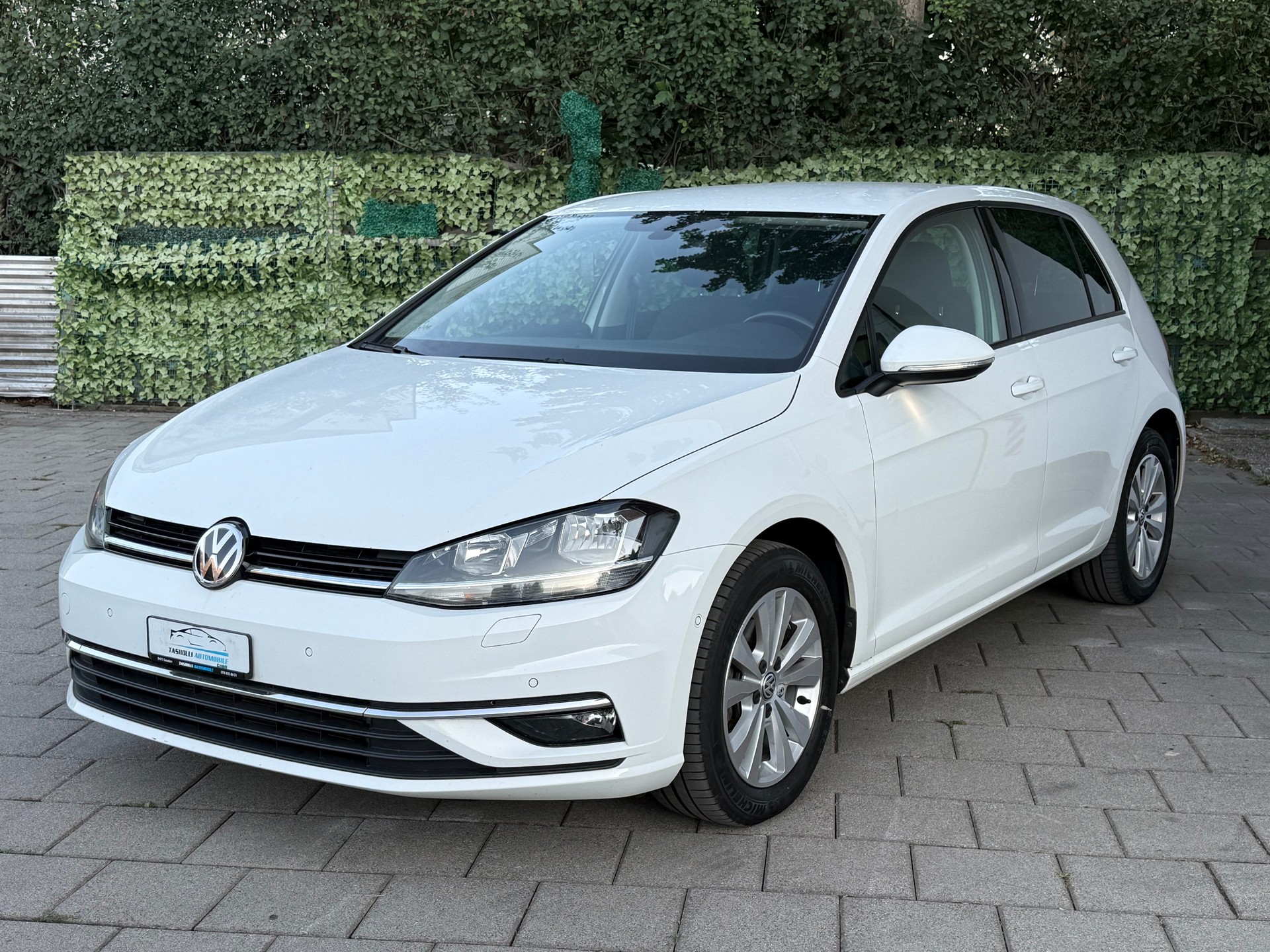VW Golf 2.0 TDI Highline 4Motion-image-2