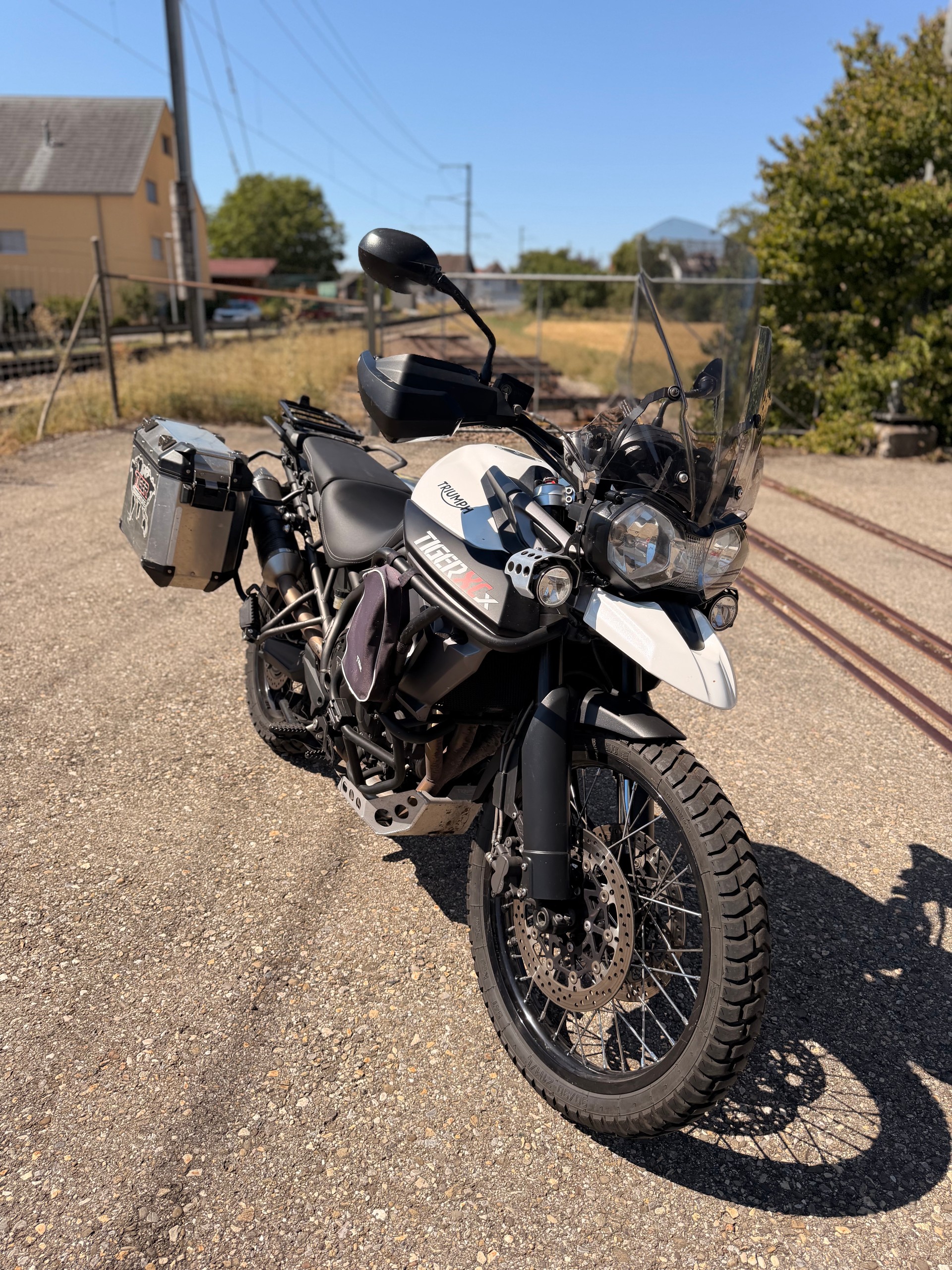 TRIUMPH Tiger 800 XCx ABS-image-2