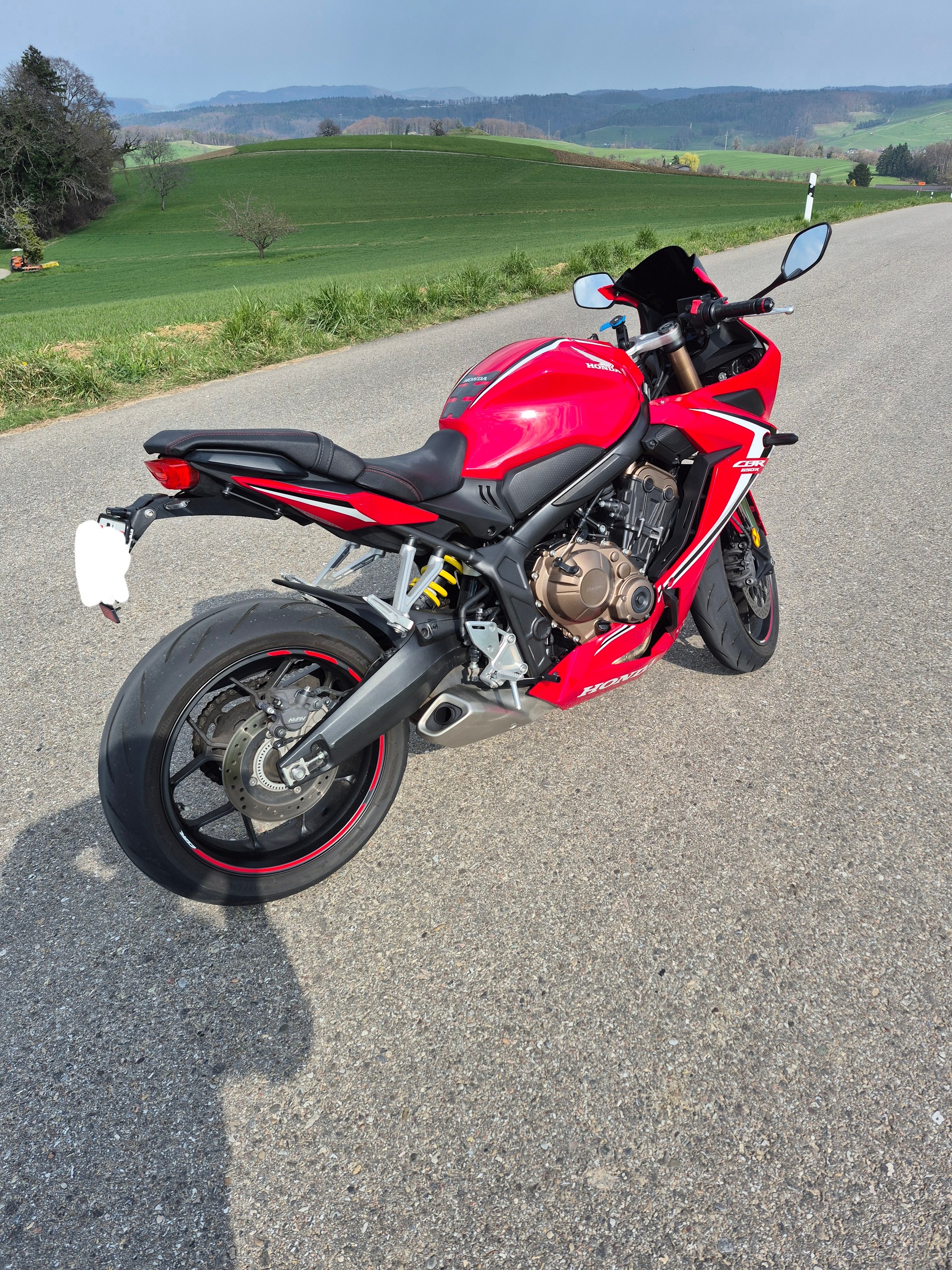 HONDA CBR 650 R ABS-image-1
