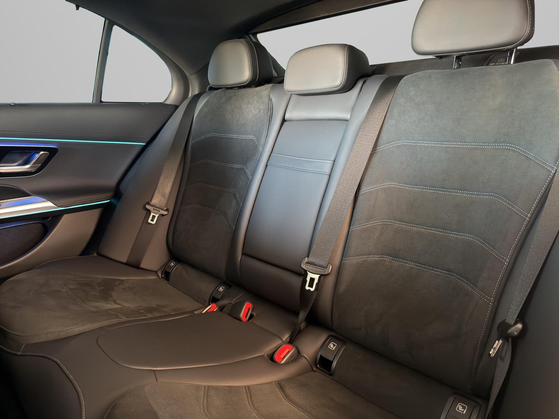 MERCEDES-BENZ E 450 AMG Line 4matic-image-11