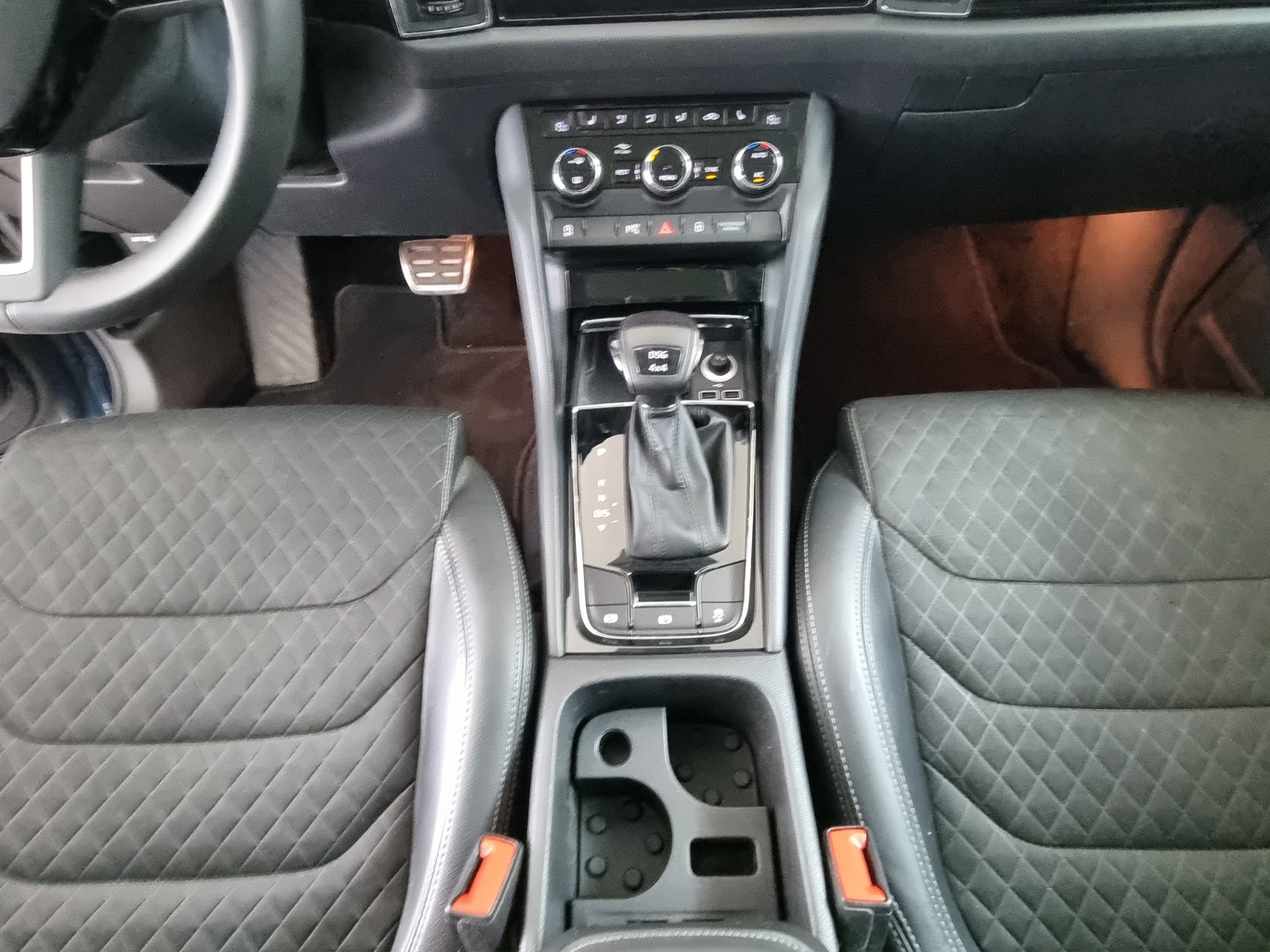 SKODA Kodiaq 2.0 TSI Ambition DSG-image-9