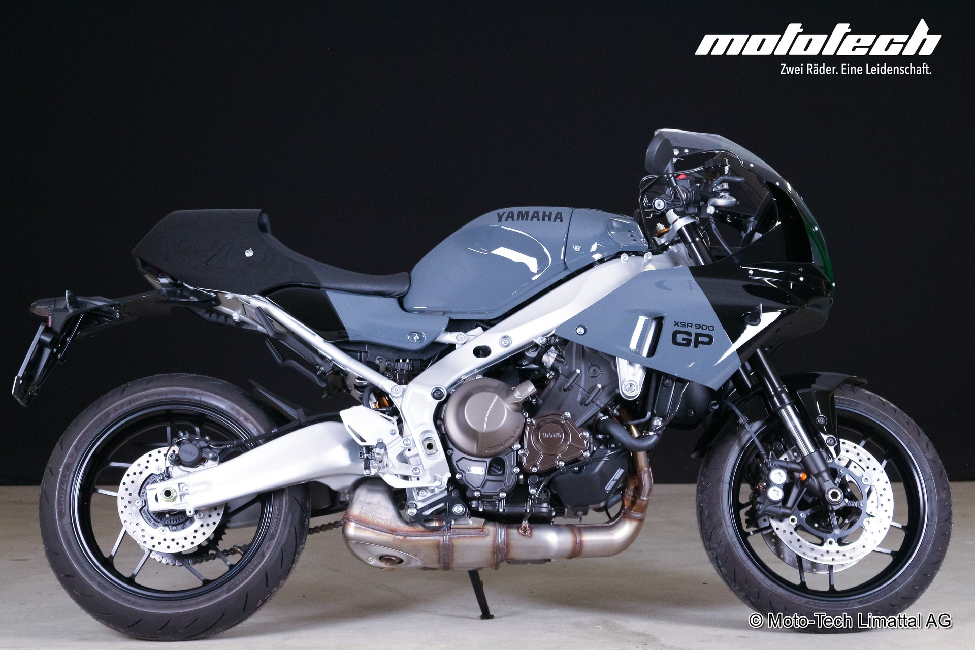 YAMAHA XSR 900 GP-image-1