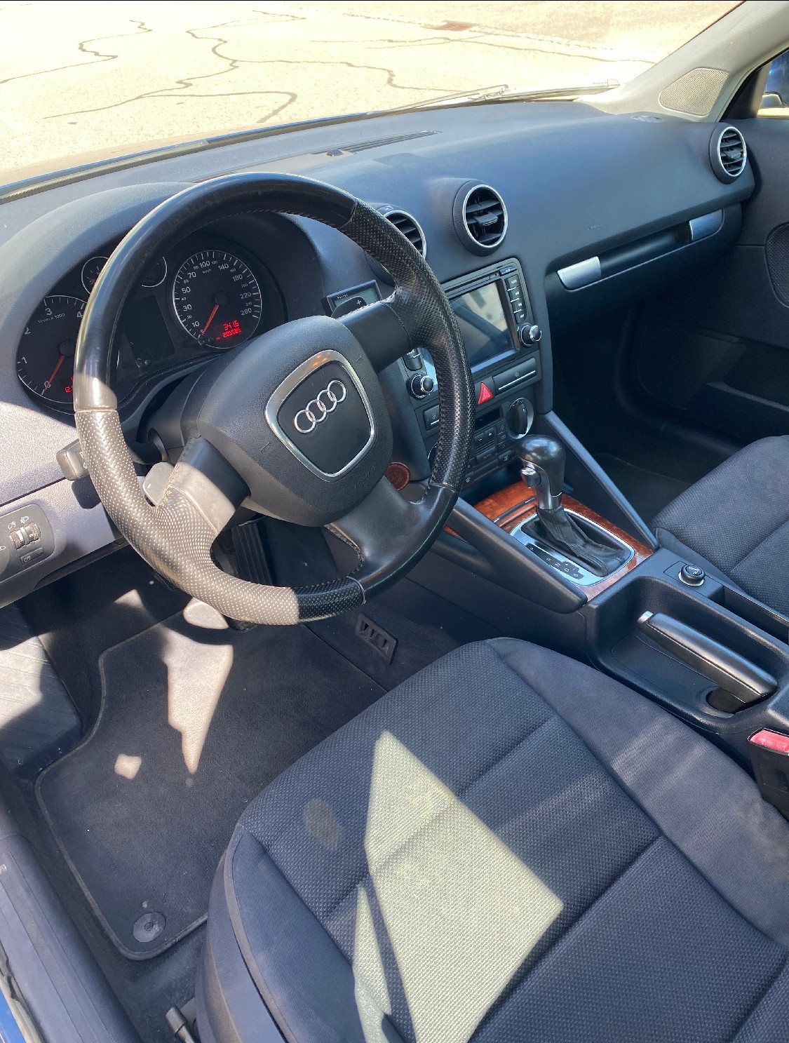 AUDI A3 Sportback 2.0 TDI Ambition-image-13