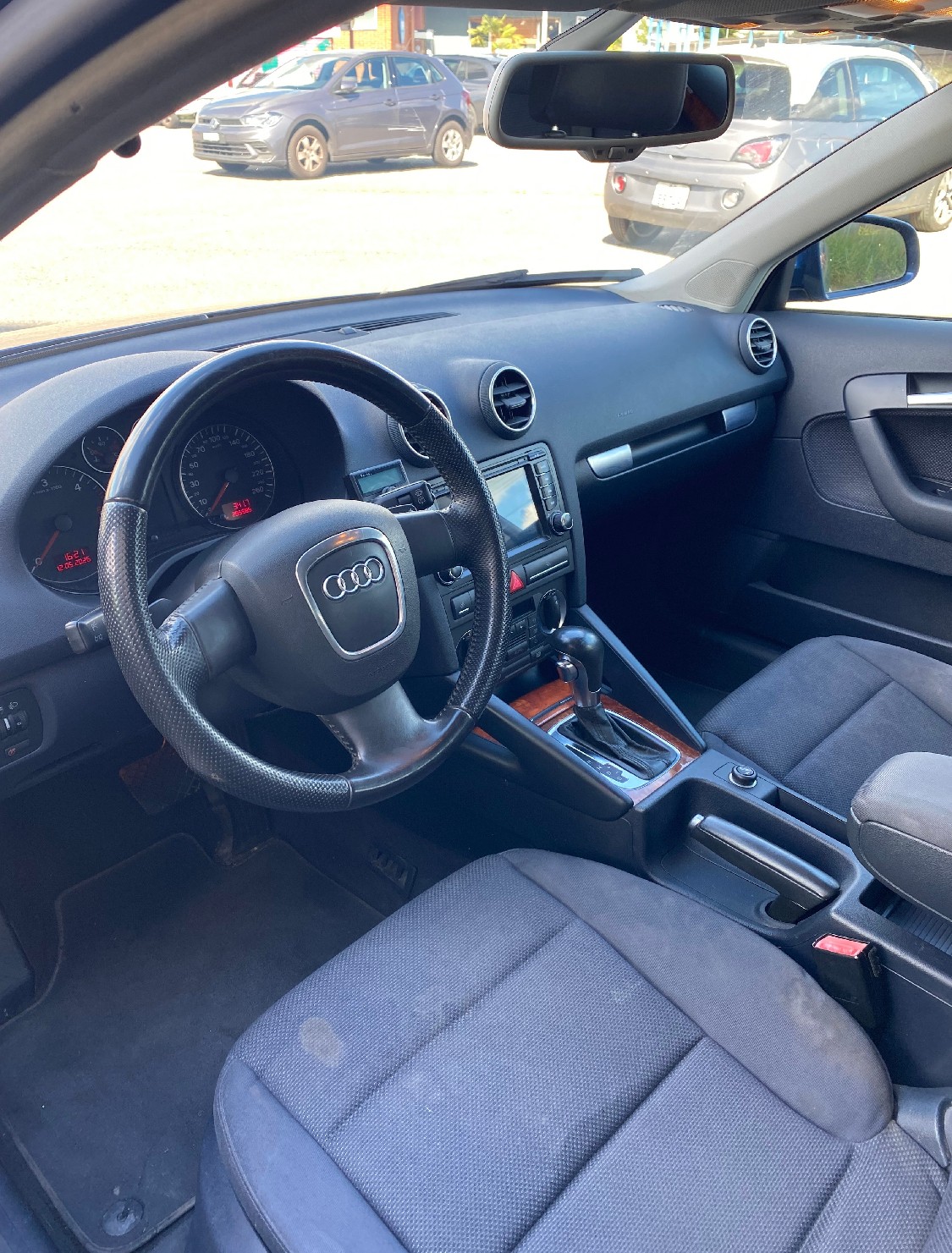 AUDI A3 Sportback 2.0 TDI Ambition-image-9